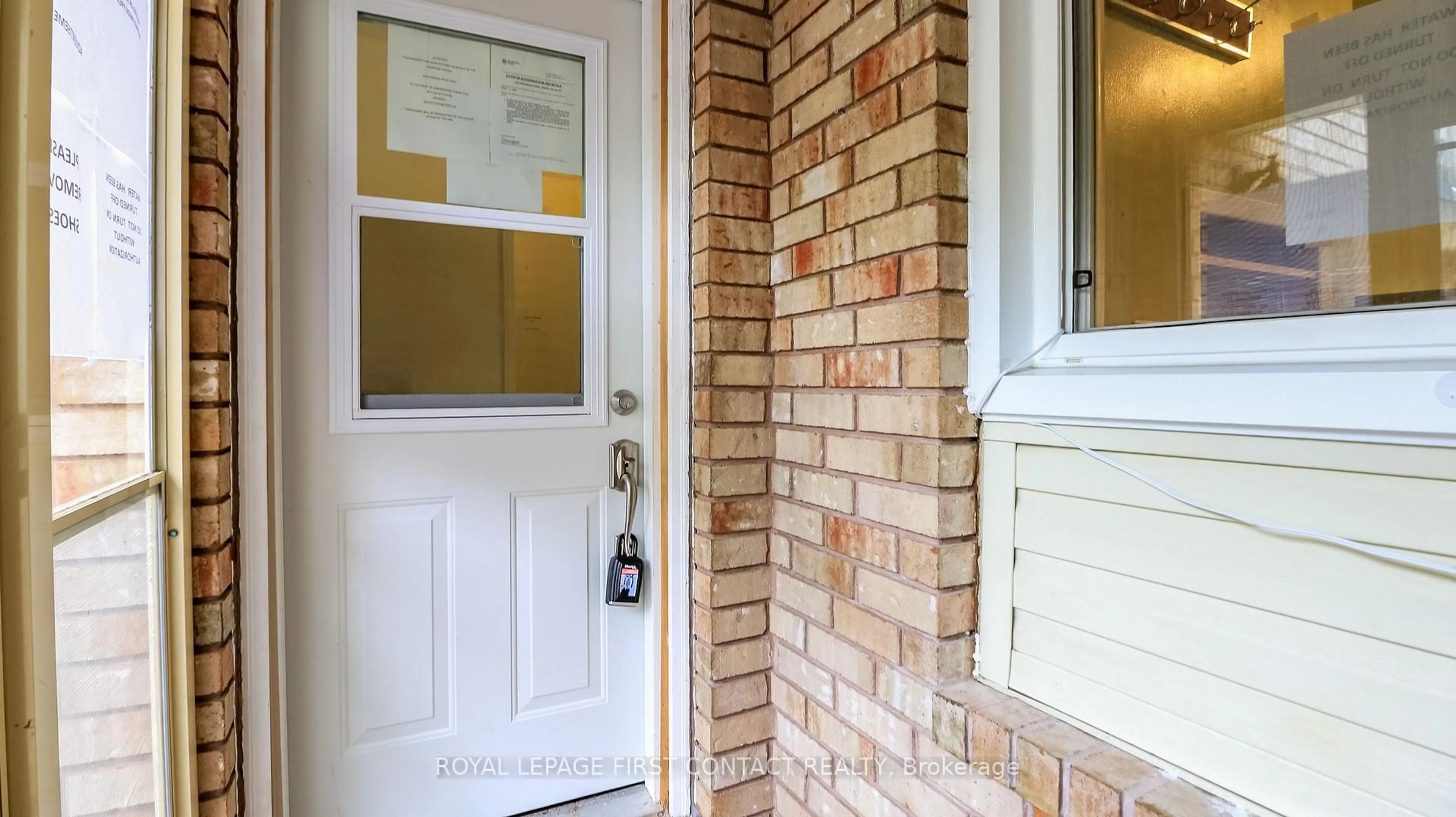 Indoor entryway for 1154 Inniswood St, Innisfil Ontario L9S 1X9