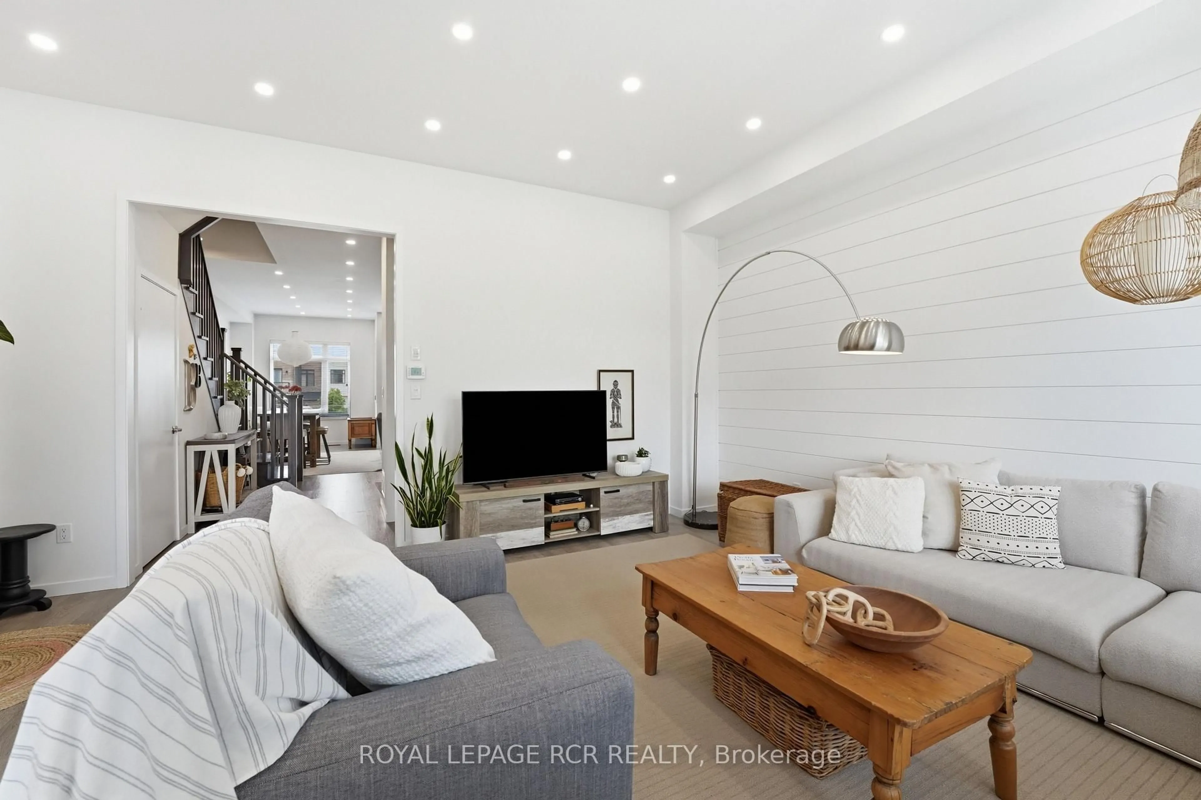Living room with furniture, unknown for 1202 Wellington St, Aurora Ontario L4G 2C9