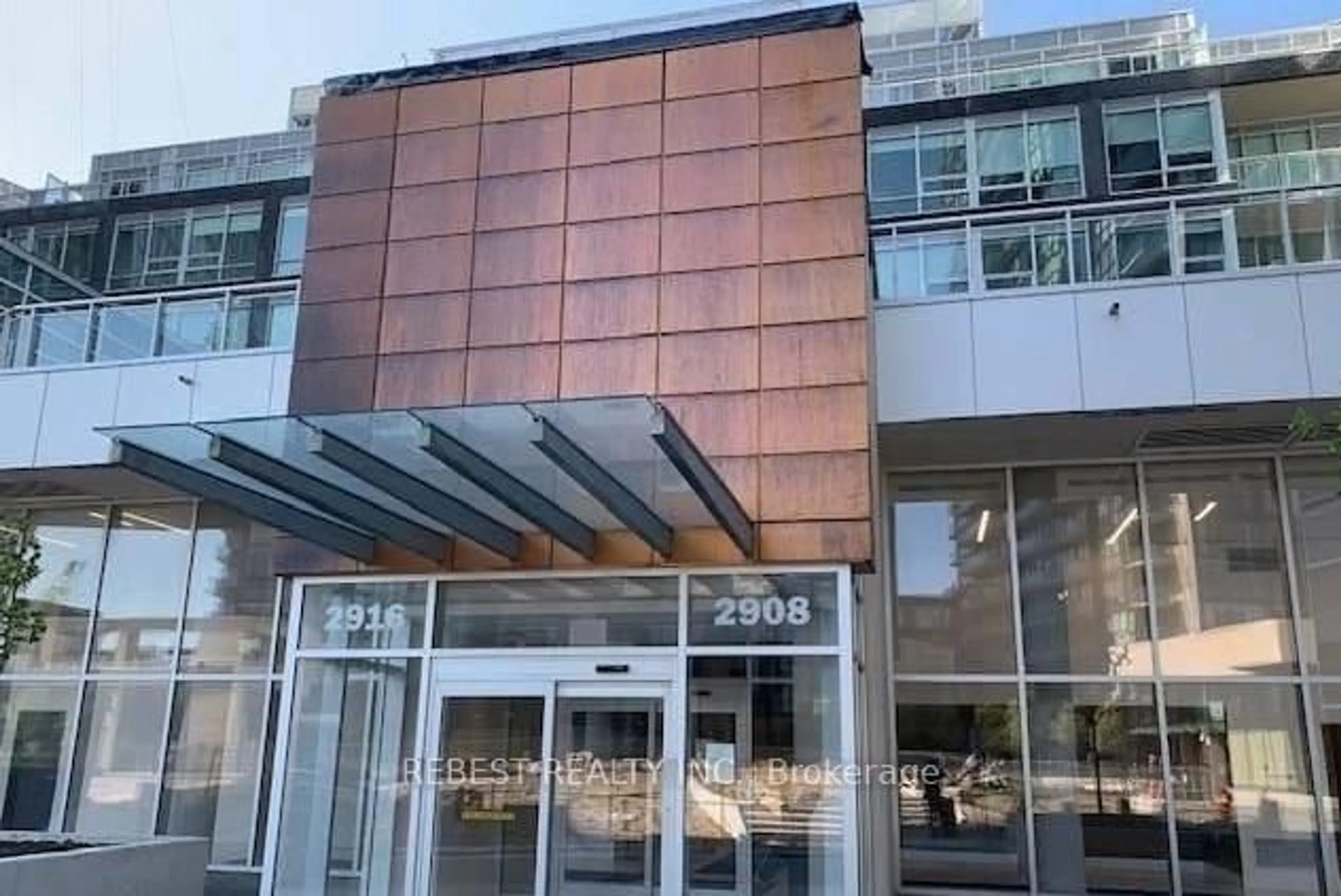 Indoor foyer for 2916 Highway 7 Rd #502, Vaughan Ontario L4K 0K6
