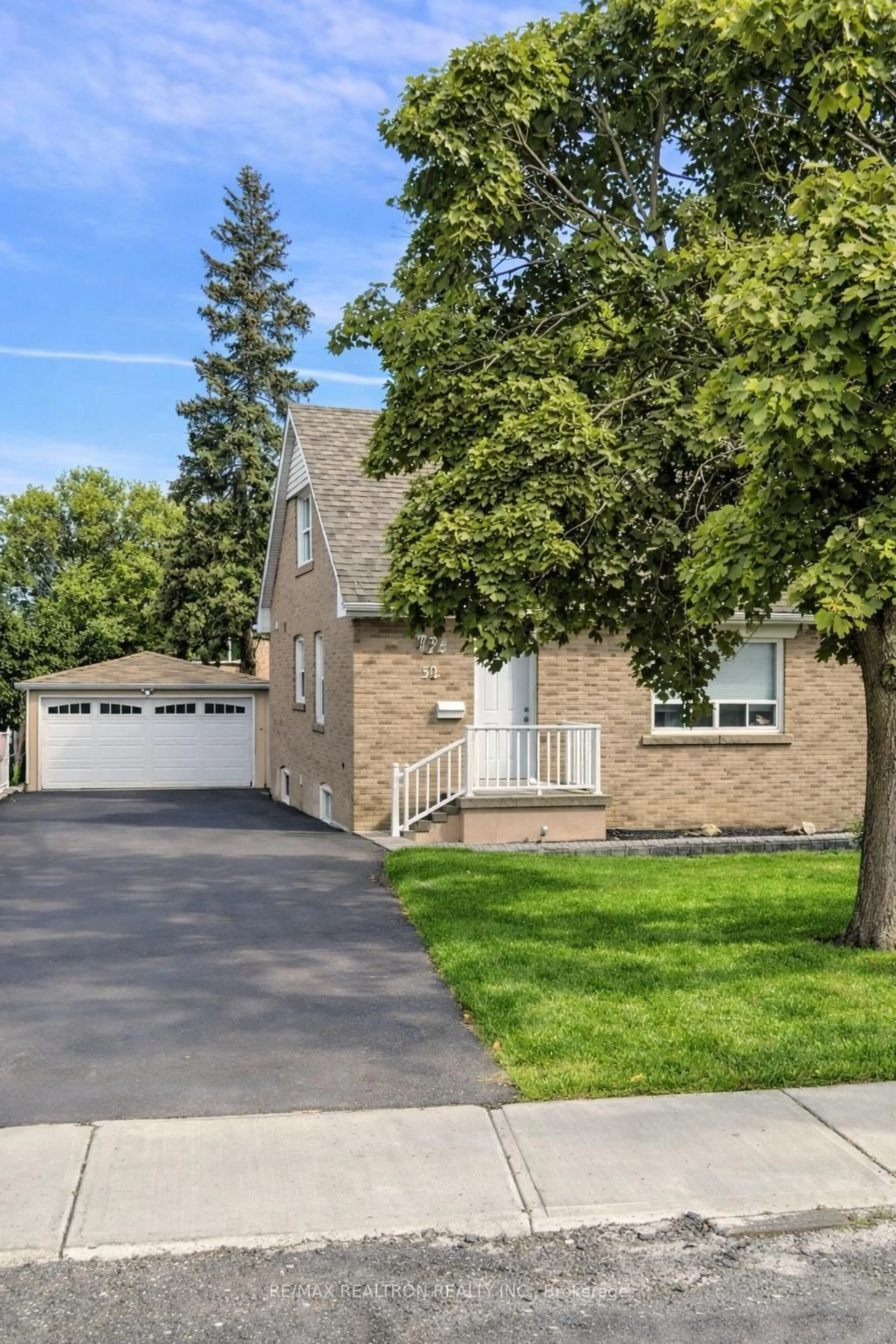 Home with vinyl exterior material, street for 52 Glen Cameron Rd, Markham Ontario L3T 1P6
