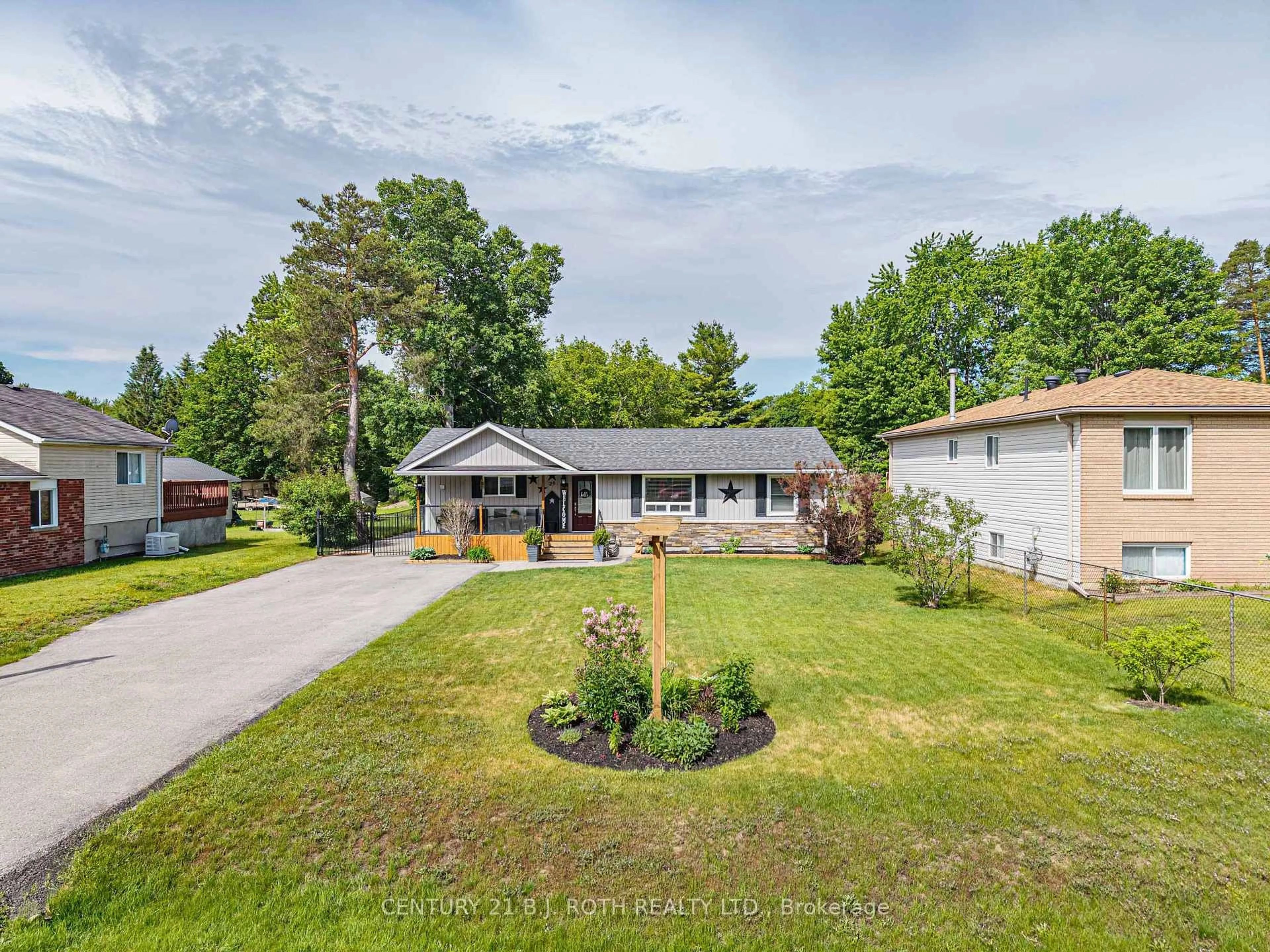 A pic from outside/outdoor area/front of a property/back of a property/a pic from drone, street for 26 Coulson Ave, Essa Ontario L0M 1B3