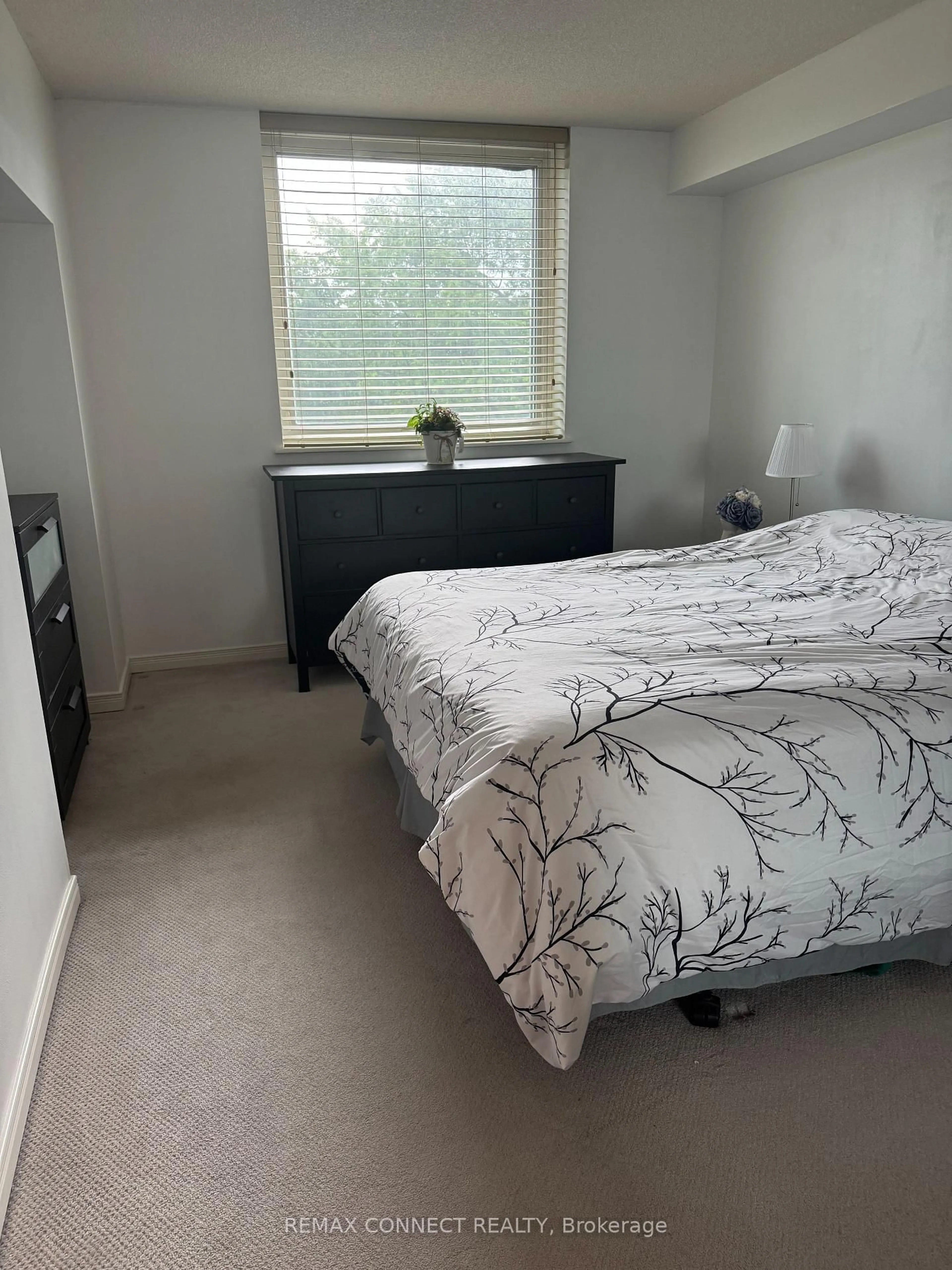 A pic of a room for 326 Major Mackenzie Dr #221, Richmond Hill Ontario L4C 8T4