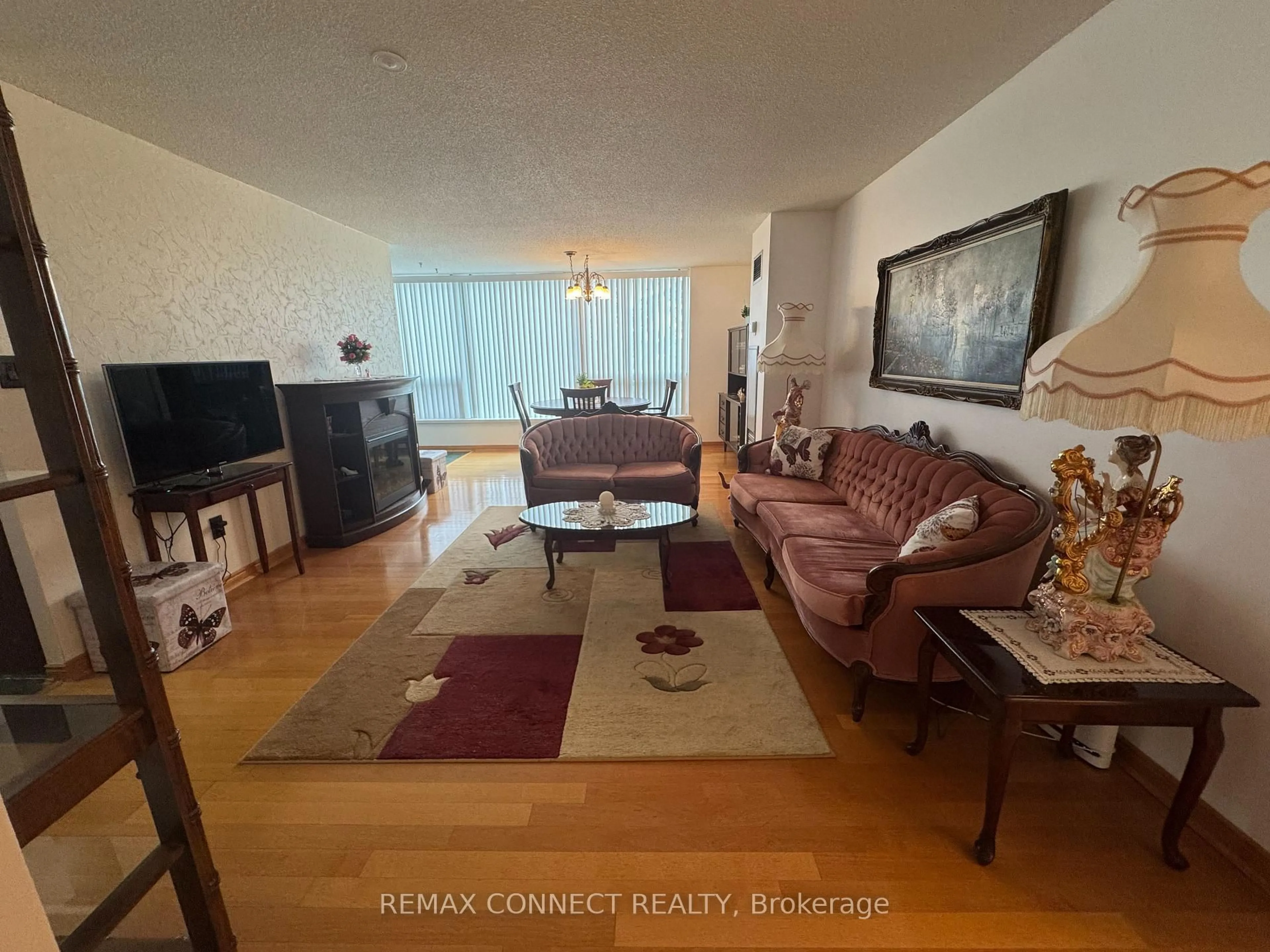 Living room with furniture, unknown for 326 Major Mackenzie Dr #428, Richmond Hill Ontario L4C 8T4