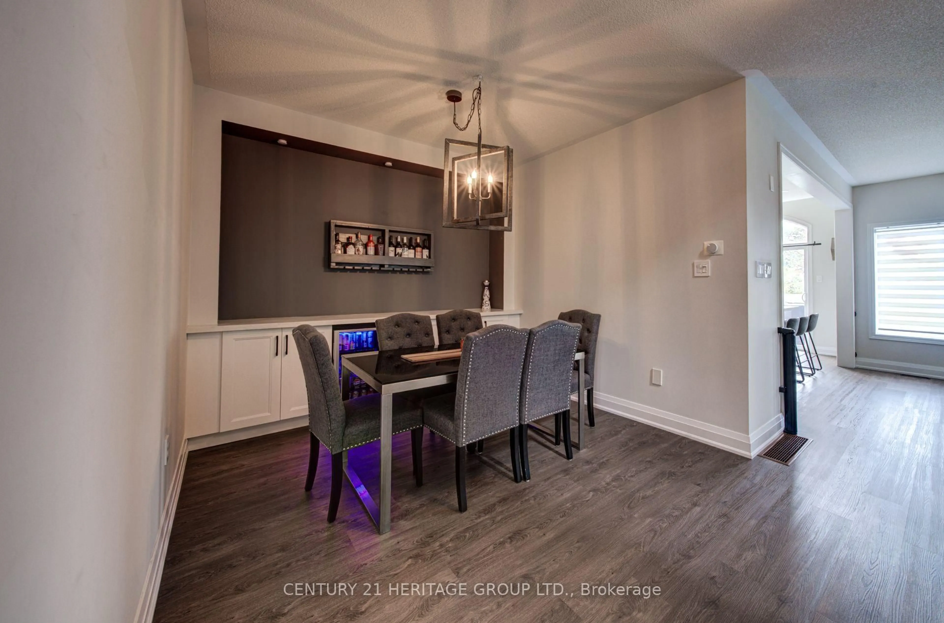 Dining room, wood/laminate floor for 1167 Laurand St, Innisfil Ontario L9S 4Z7