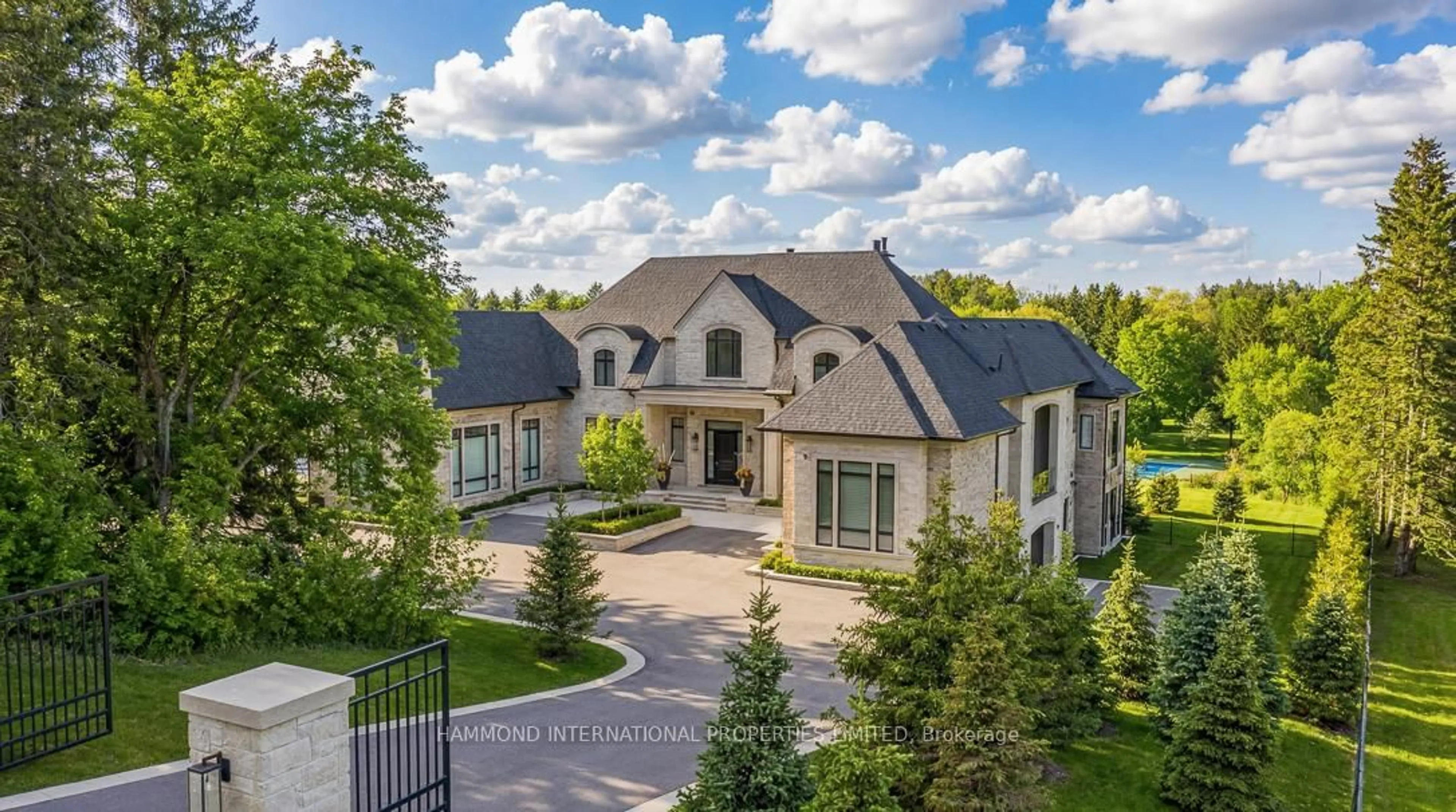 A pic from outside/outdoor area/front of a property/back of a property/a pic from drone, mountain view for 46 Steeplechase Ave, Aurora Ontario L4G 6W5