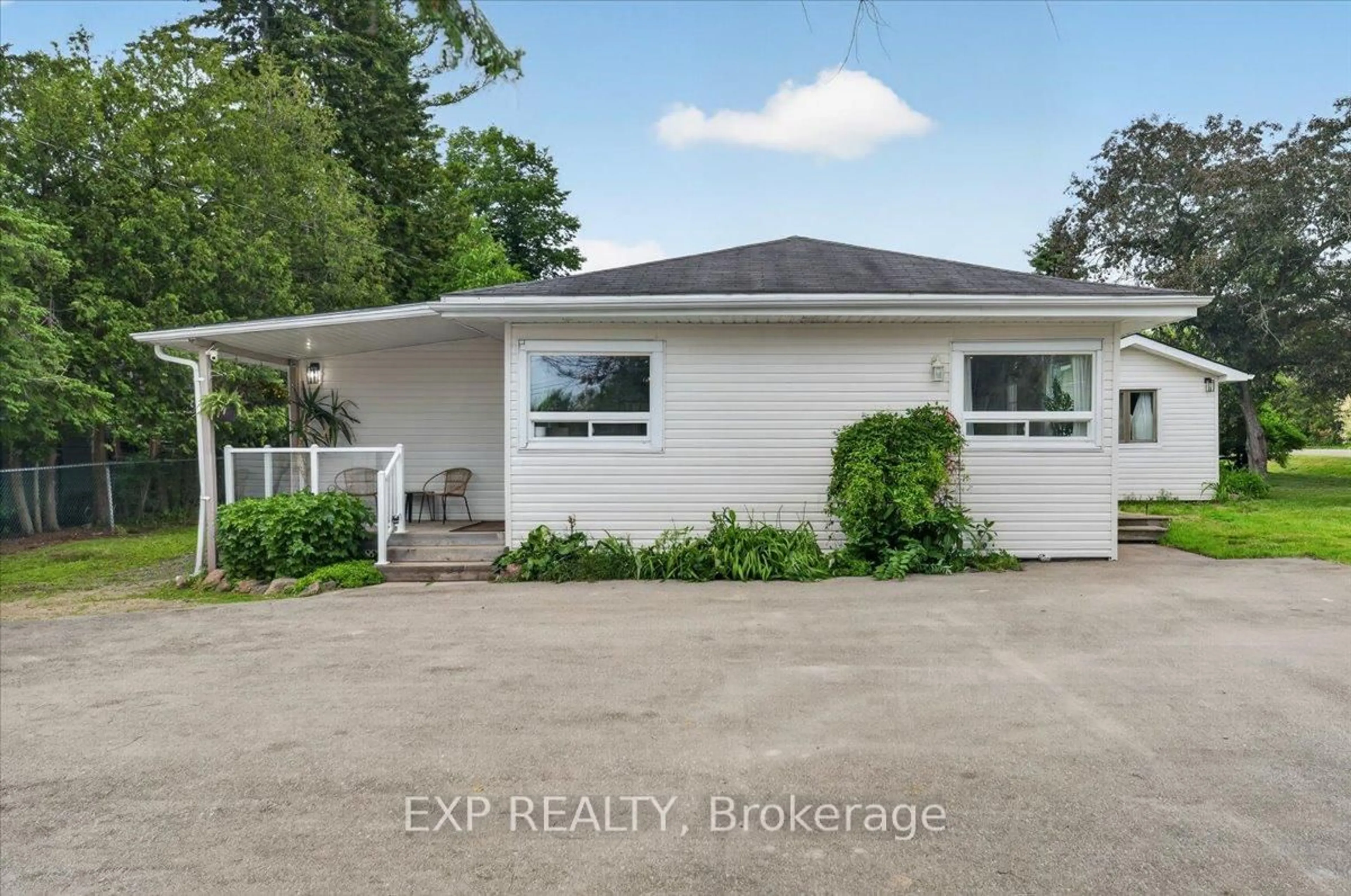A pic from outside/outdoor area/front of a property/back of a property/a pic from drone, unknown for 1104 Ferrier Ave, Innisfil Ontario L0L 1W0