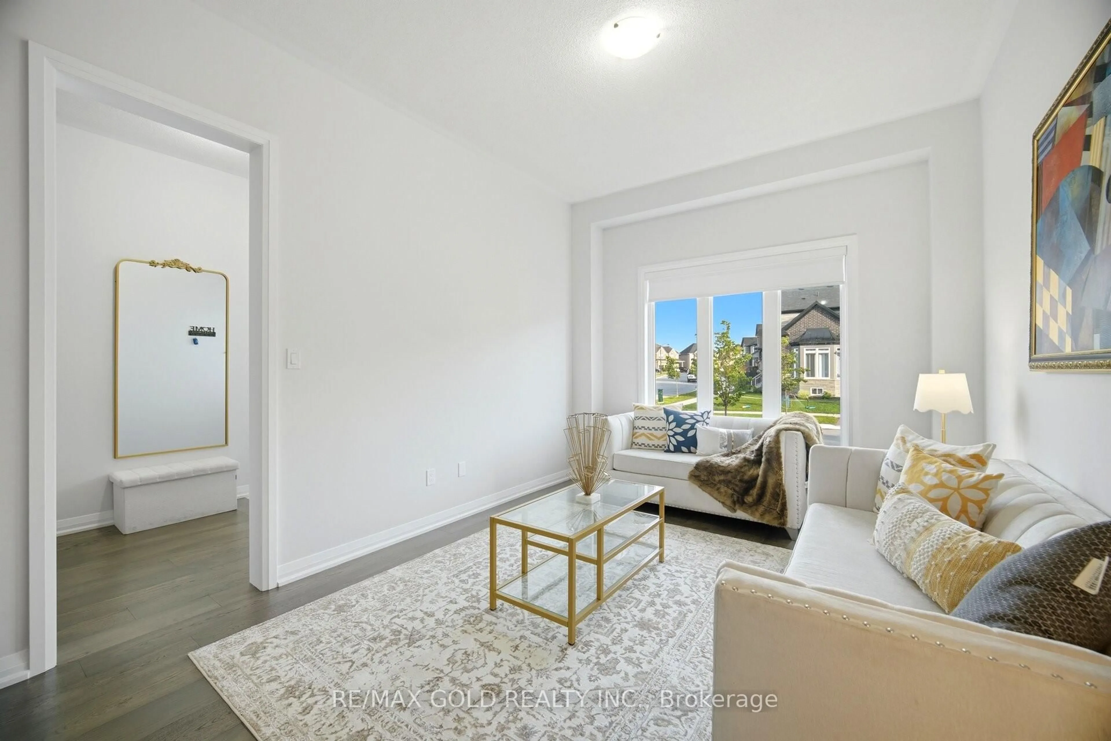 Living room with furniture, unknown for 1583 Stovell Cres, Innisfil Ontario L0L 1W0