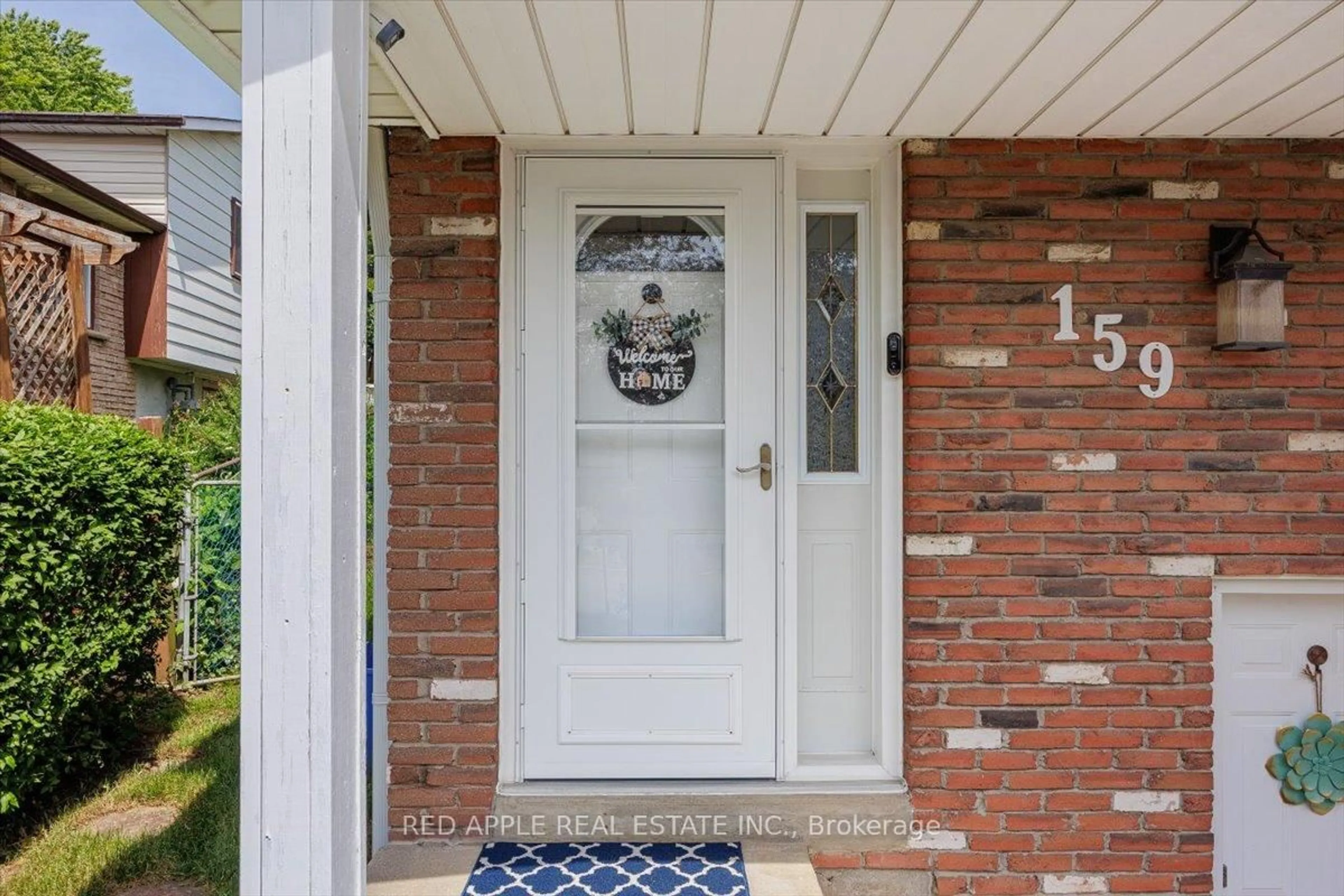 Indoor entryway for 159 Britannia Ave, Bradford West Gwillimbury Ontario L3Z 1A4