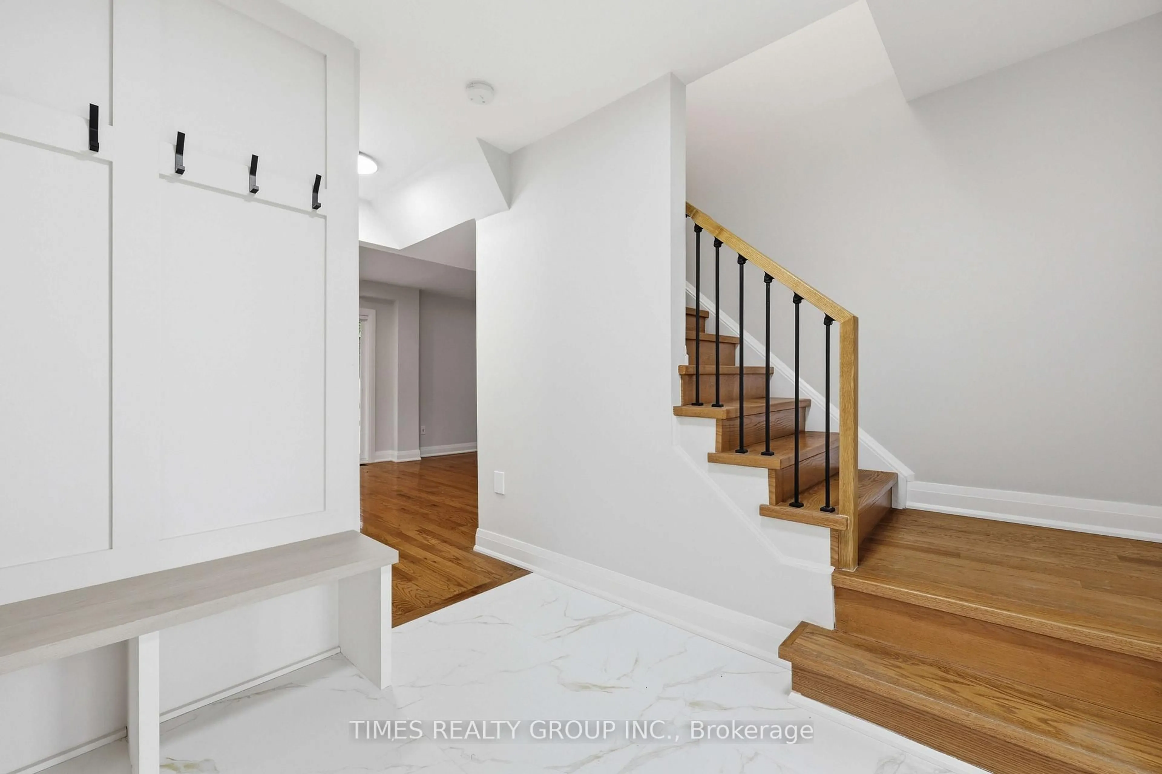 Unknown for 75 Beswick Dr, Newmarket Ontario L3Y 1E8