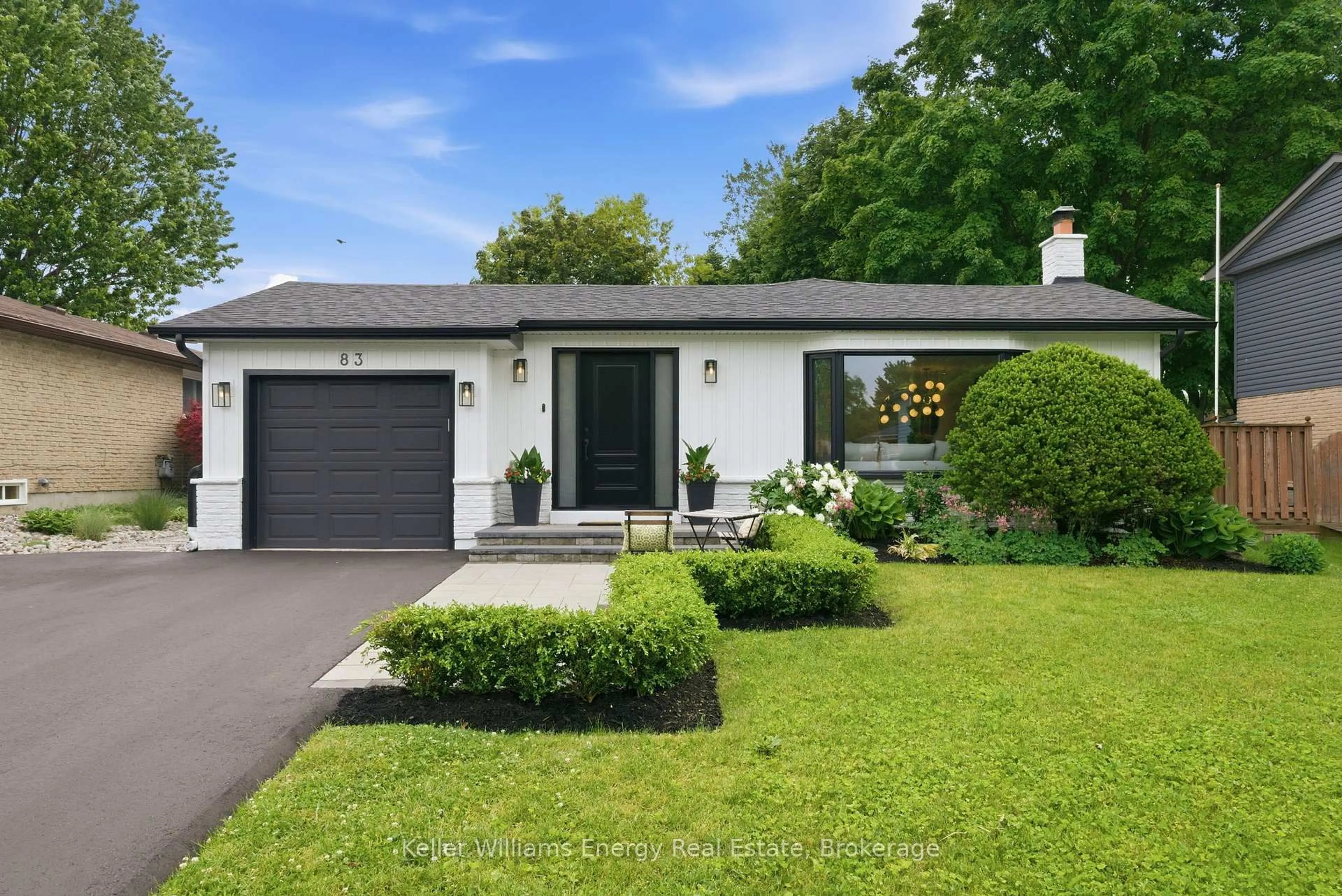 Home with vinyl exterior material, street for 83 Walton Dr, Aurora Ontario L4G 3K2