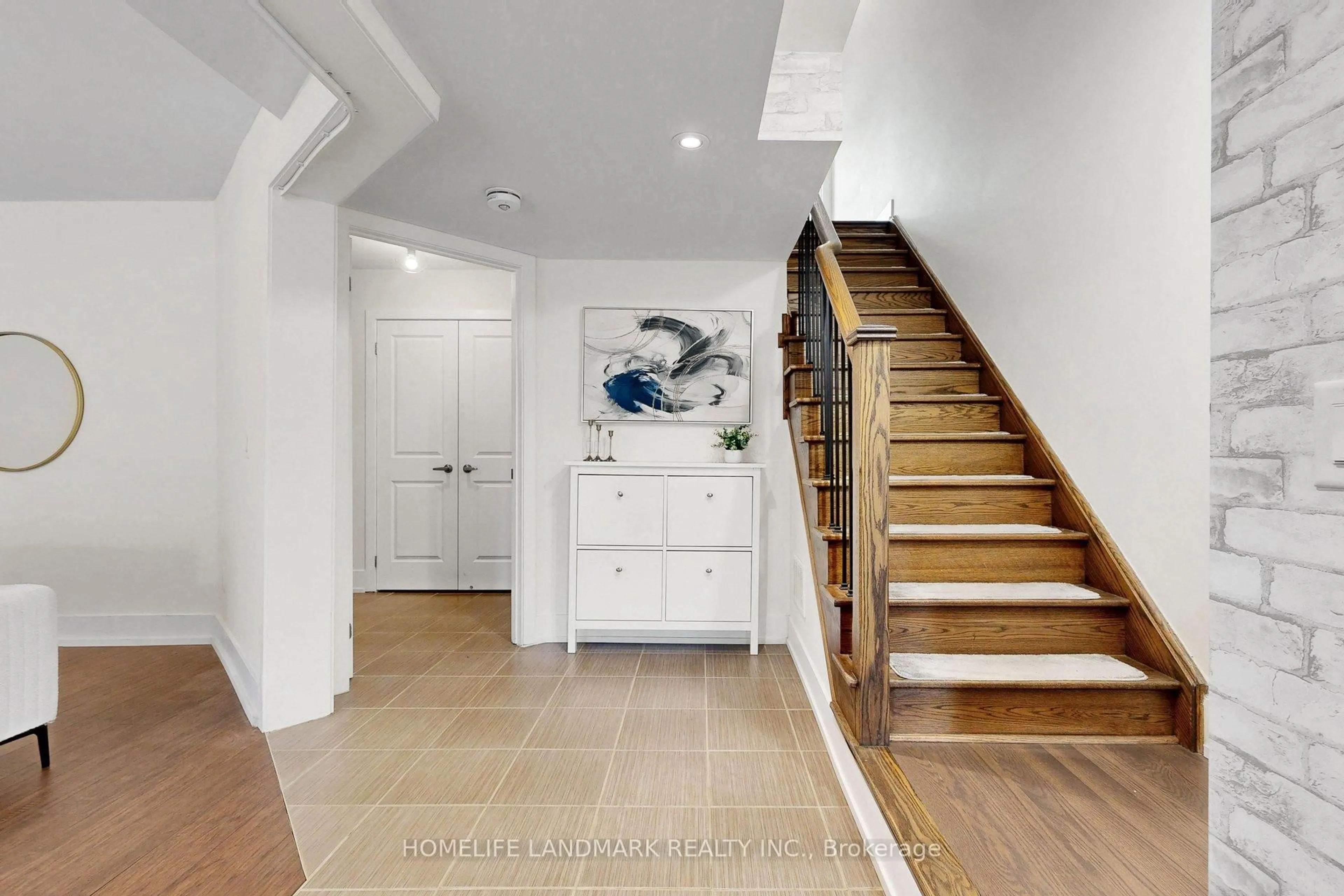 Unknown for 17 Thorncrest Dr, Vaughan Ontario L4J 0K1