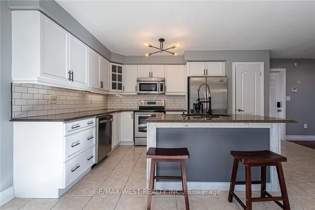 69 Kidd Cres, New Tecumseth 2
