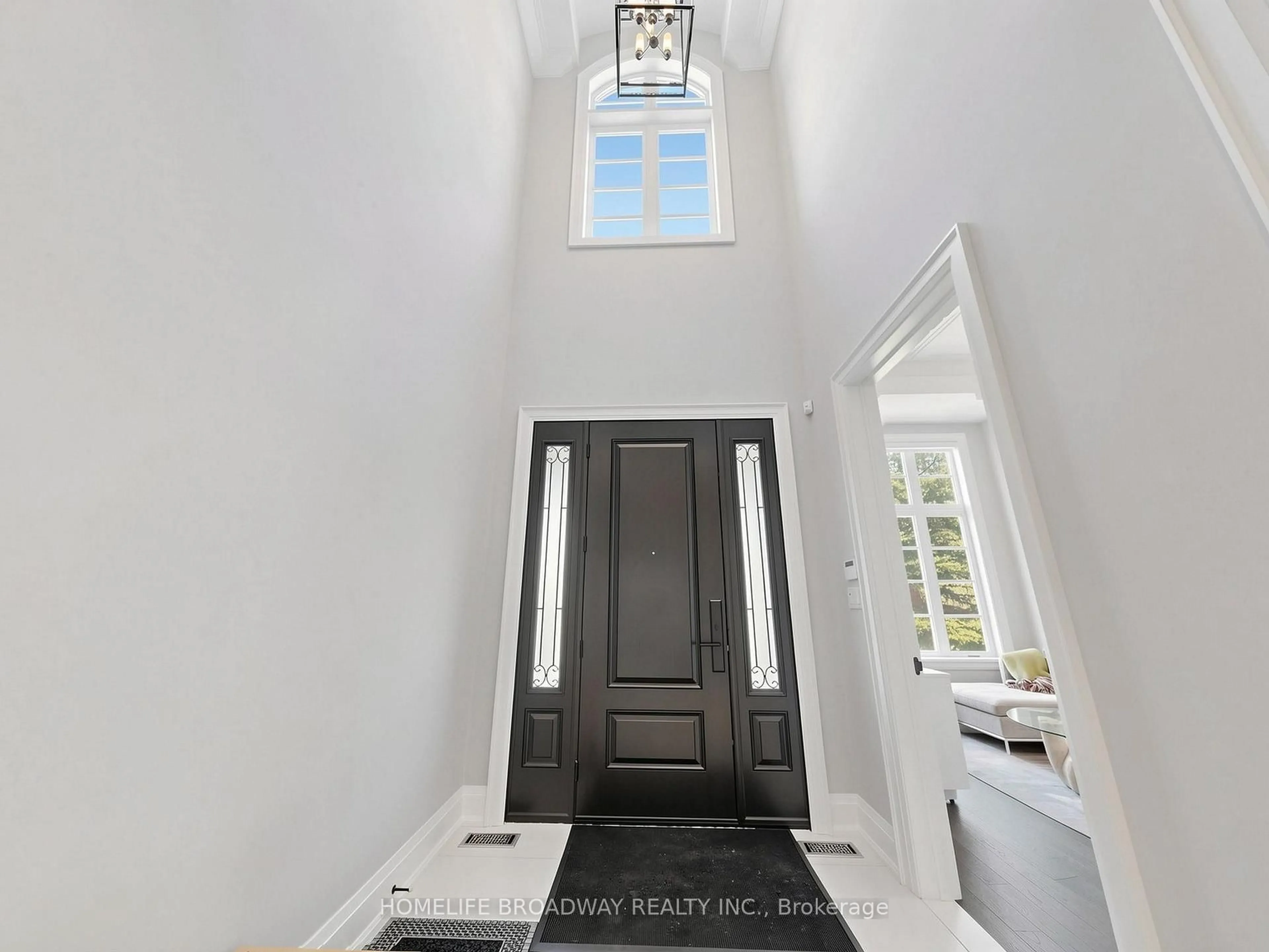 Indoor entryway for 55 Bond Cres, Richmond Hill Ontario L4E 3K5