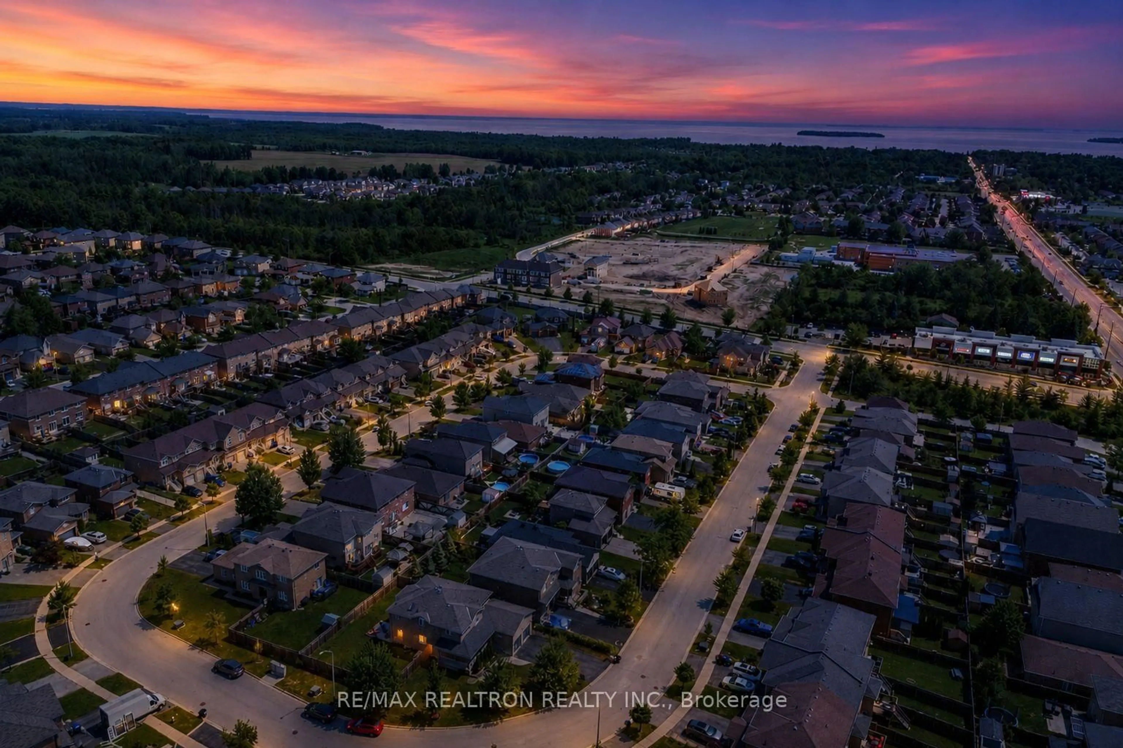 A pic from outside/outdoor area/front of a property/back of a property/a pic from drone, street for 1434 Rankin Way, Innisfil Ontario L9S 0C5