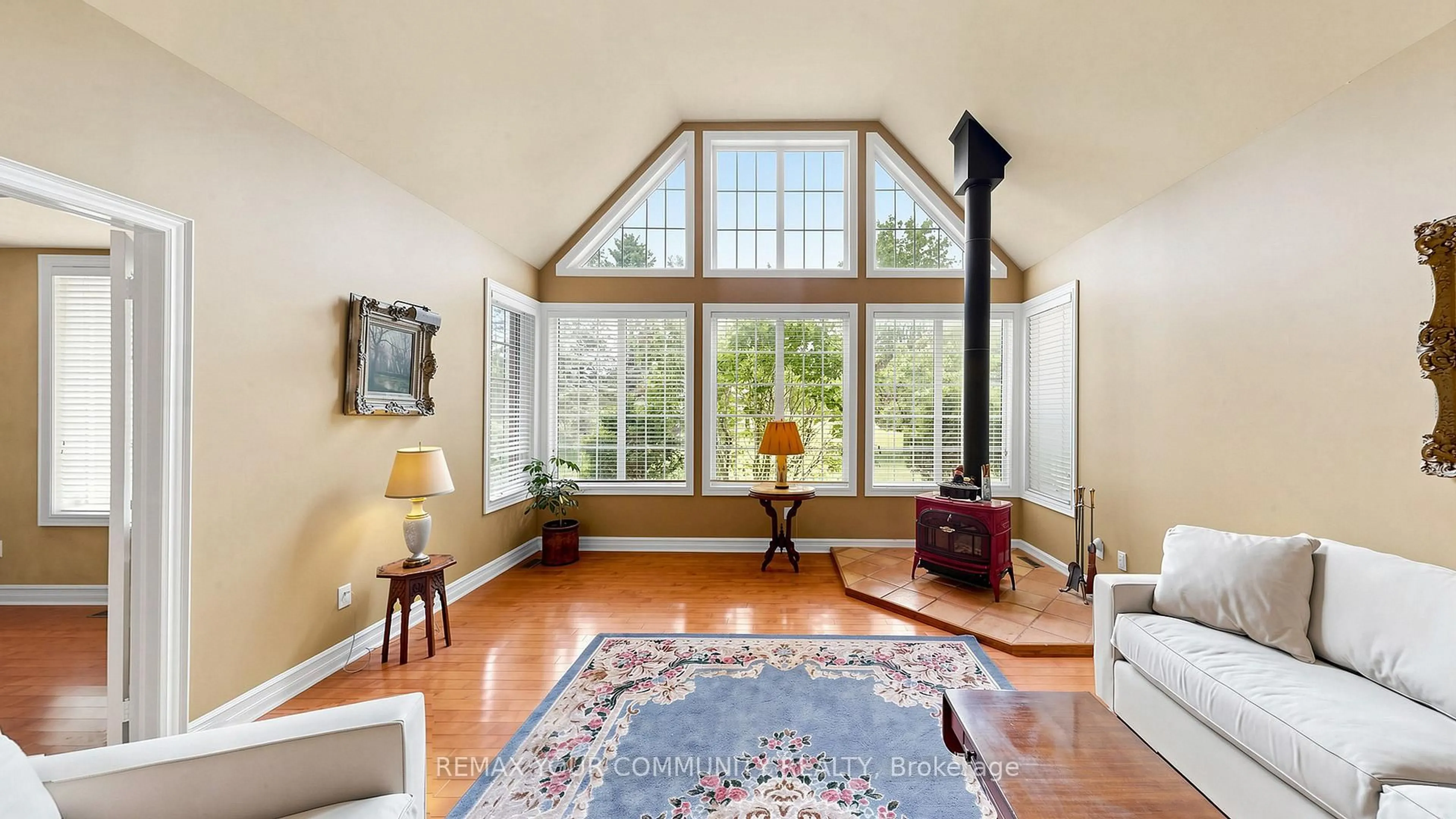 Indoor foyer for 58 Mcmullen Dr, Whitchurch-Stouffville Ontario L4A 7X4