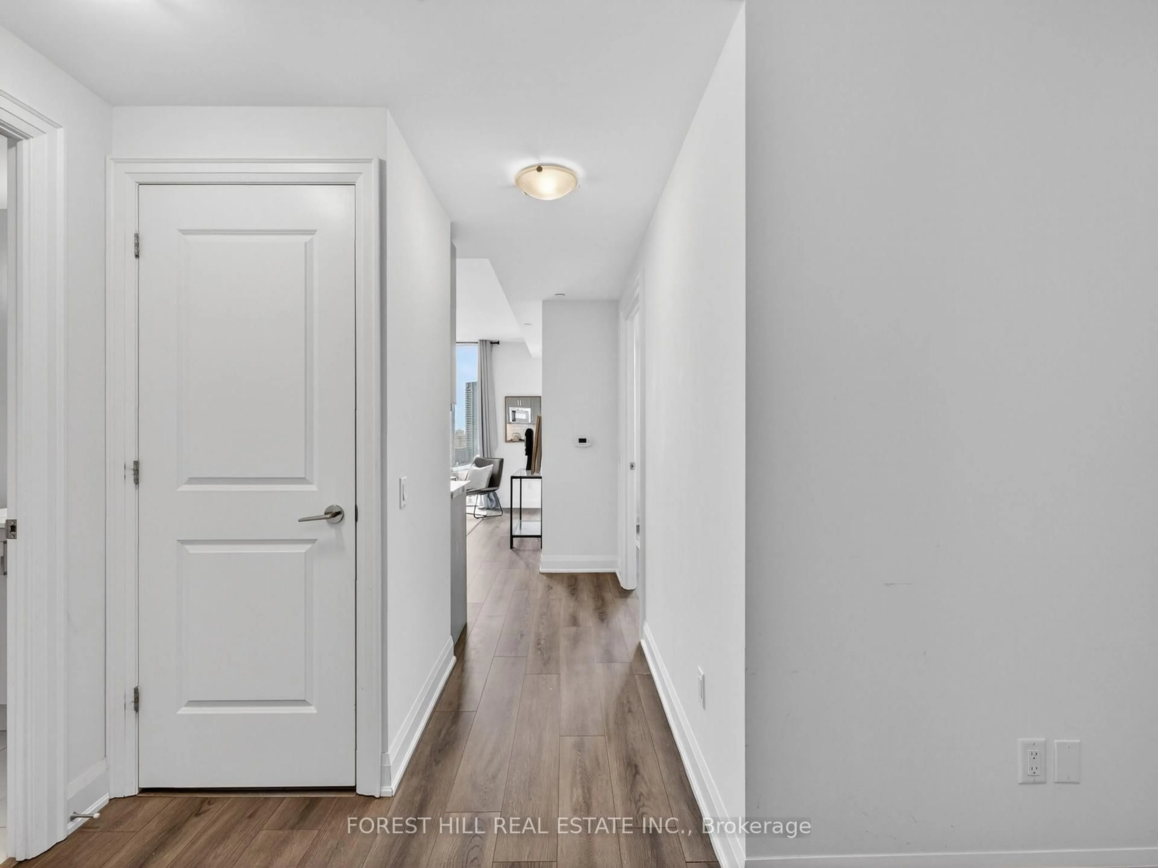 Indoor entryway for 20 Gatineau Dr #1703E, Vaughan Ontario L4J 0L3