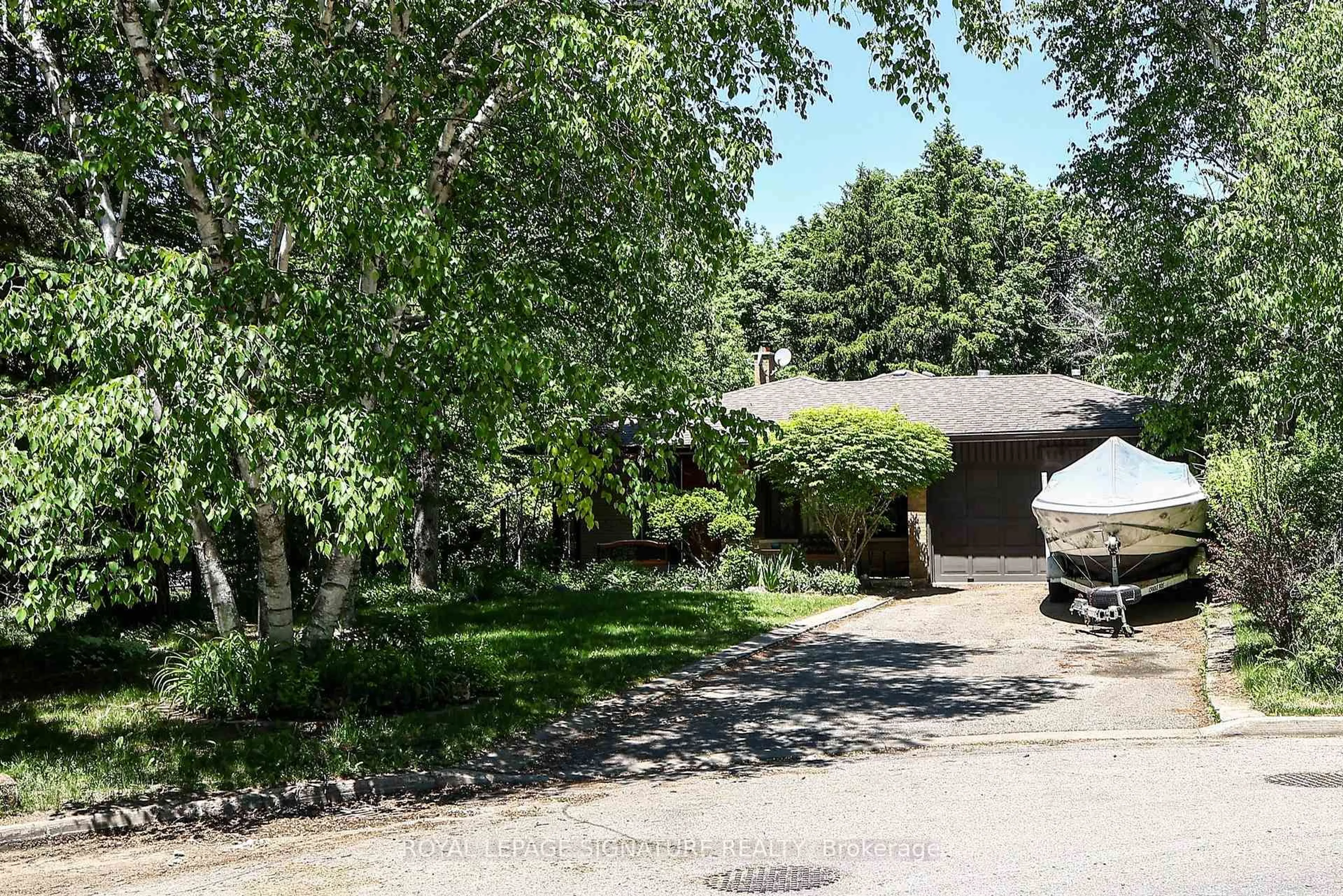 A pic from outside/outdoor area/front of a property/back of a property/a pic from drone, street for 60 Sciberras Rd, Markham Ontario L3R 2J4