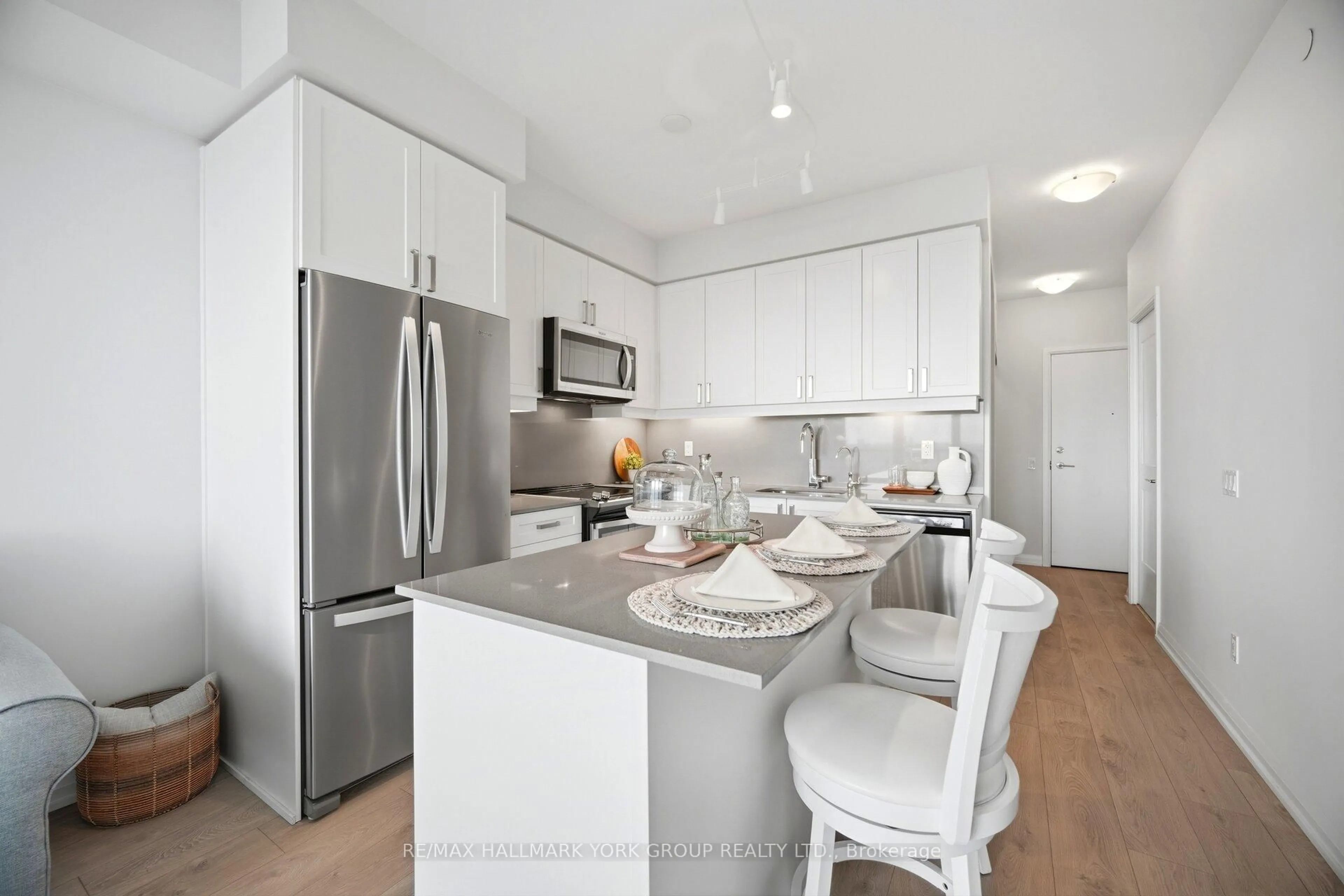 Open concept kitchen, unknown for 7895 Jane St #2117, Vaughan Ontario L4K 0K2