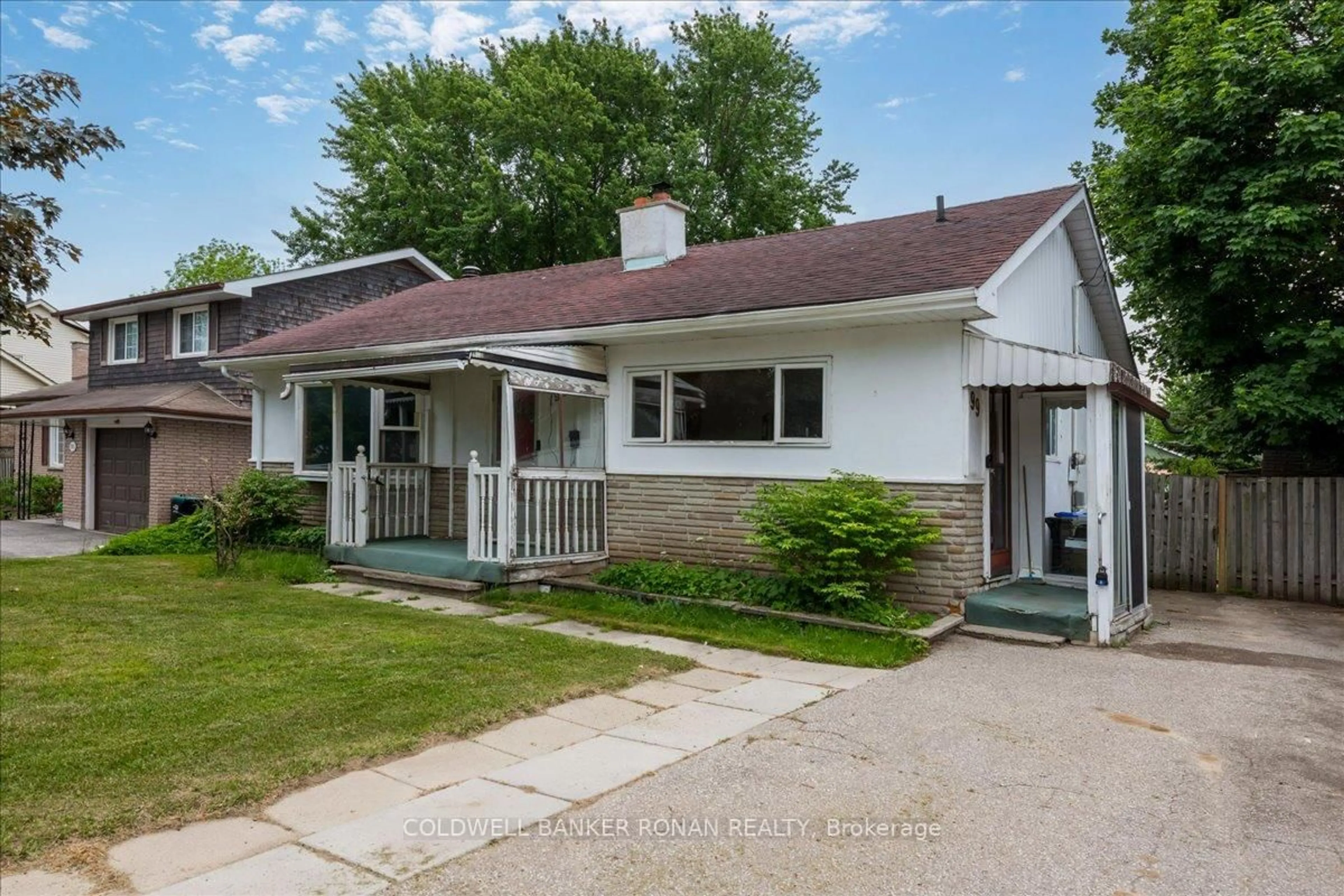 Home with vinyl exterior material, street for 199 Tupper St, New Tecumseth Ontario L9R 1B6