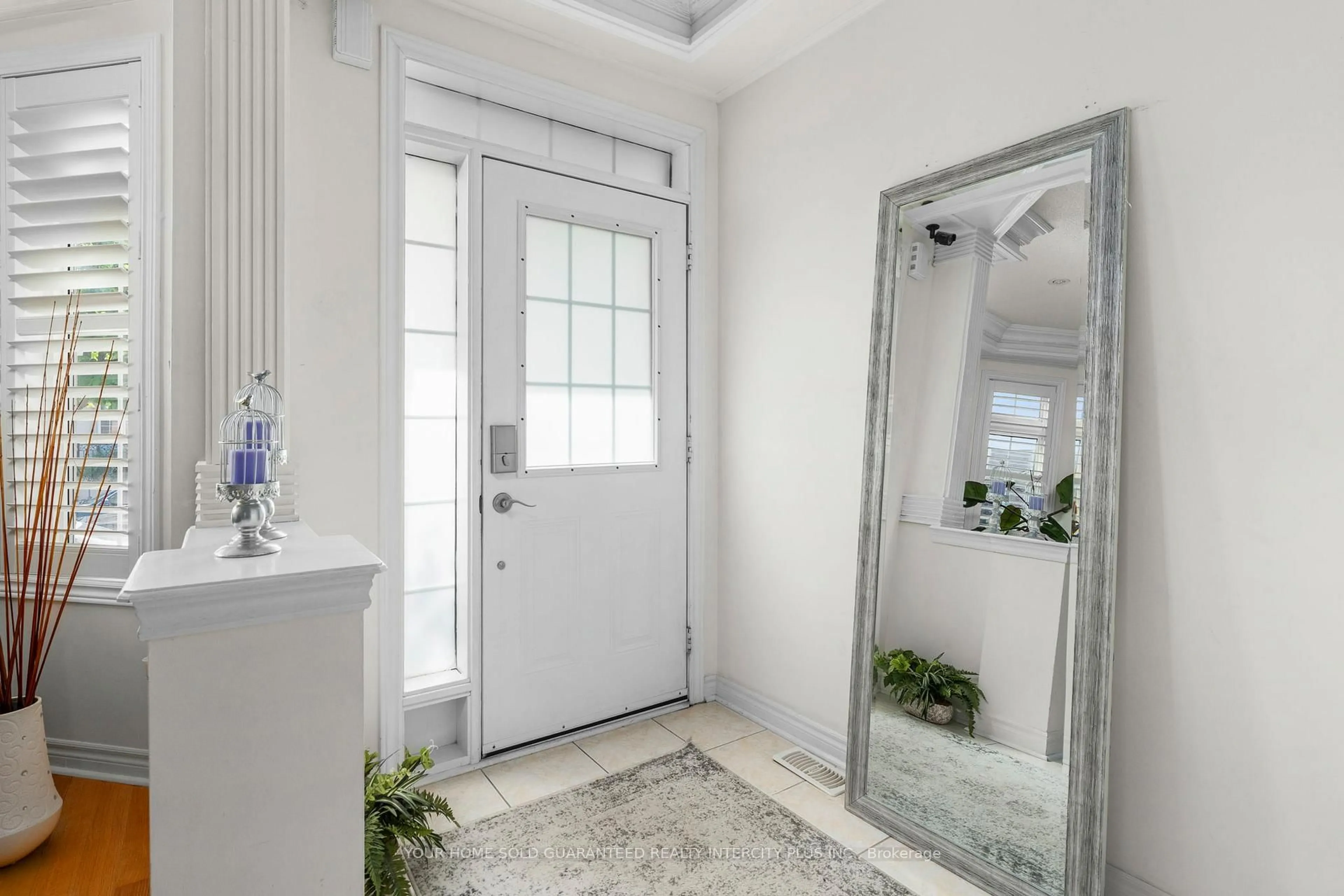 Indoor entryway for 7 Storica Dr, Vaughan Ontario L4H 0R8