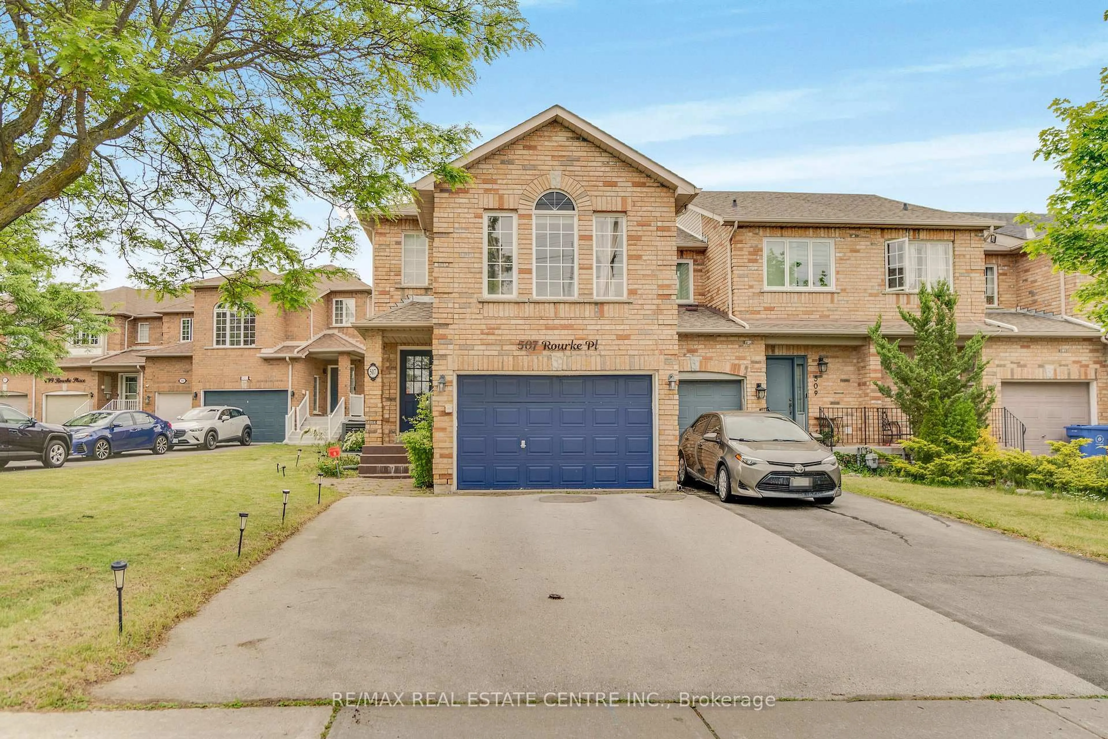 Home with brick exterior material, street for 507 Rourke Pl, Newmarket Ontario L3Y 8S9