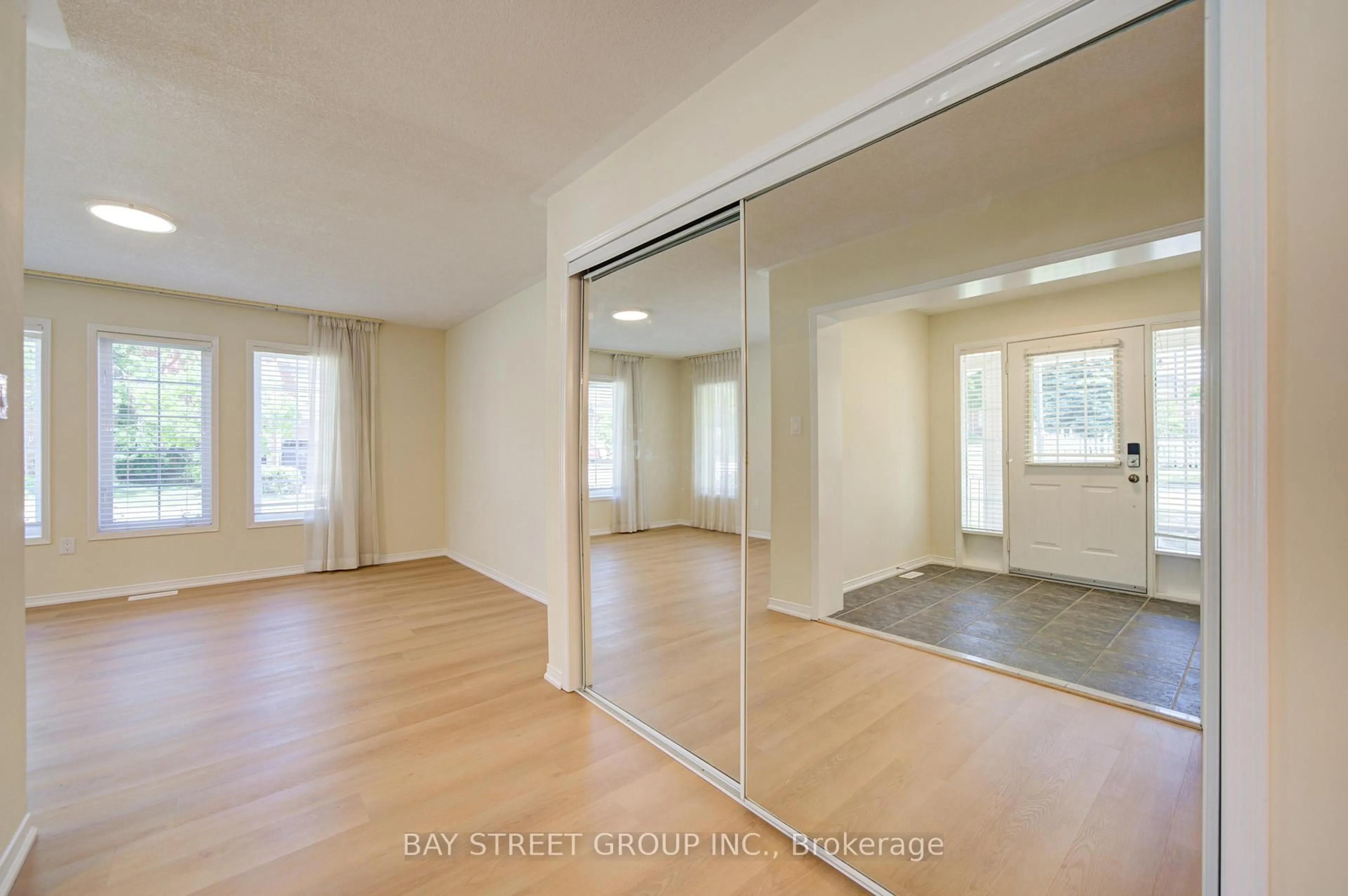 Unknown for 50 Greenbank Dr, Richmond Hill Ontario L4E 4C4