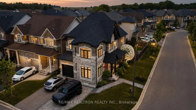 18 Ladder Cres, East Gwillimbury 5
