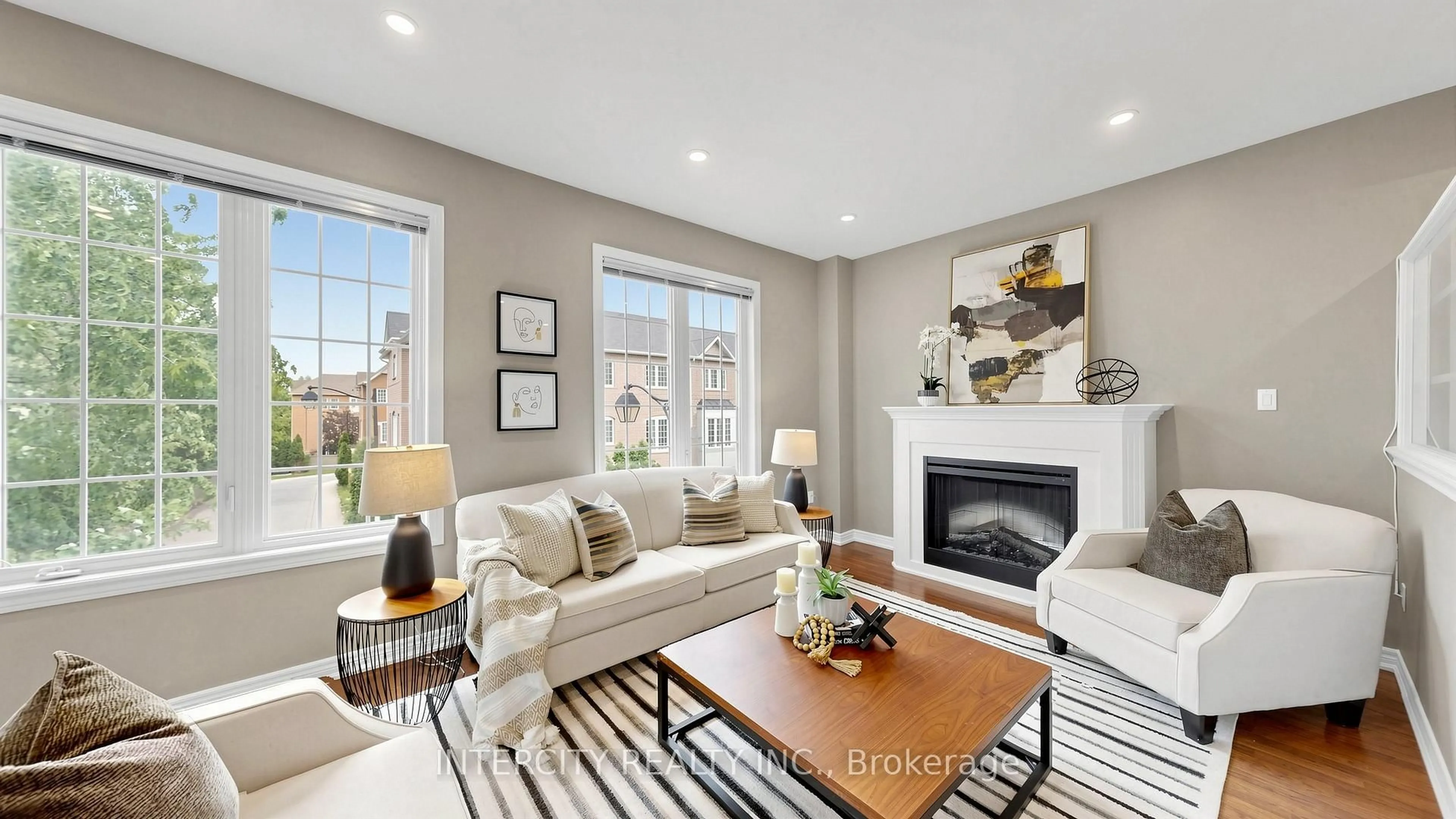 Living room with furniture, unknown for 151 Silverwood Ave #22A, Richmond Hill Ontario L4S 0C9