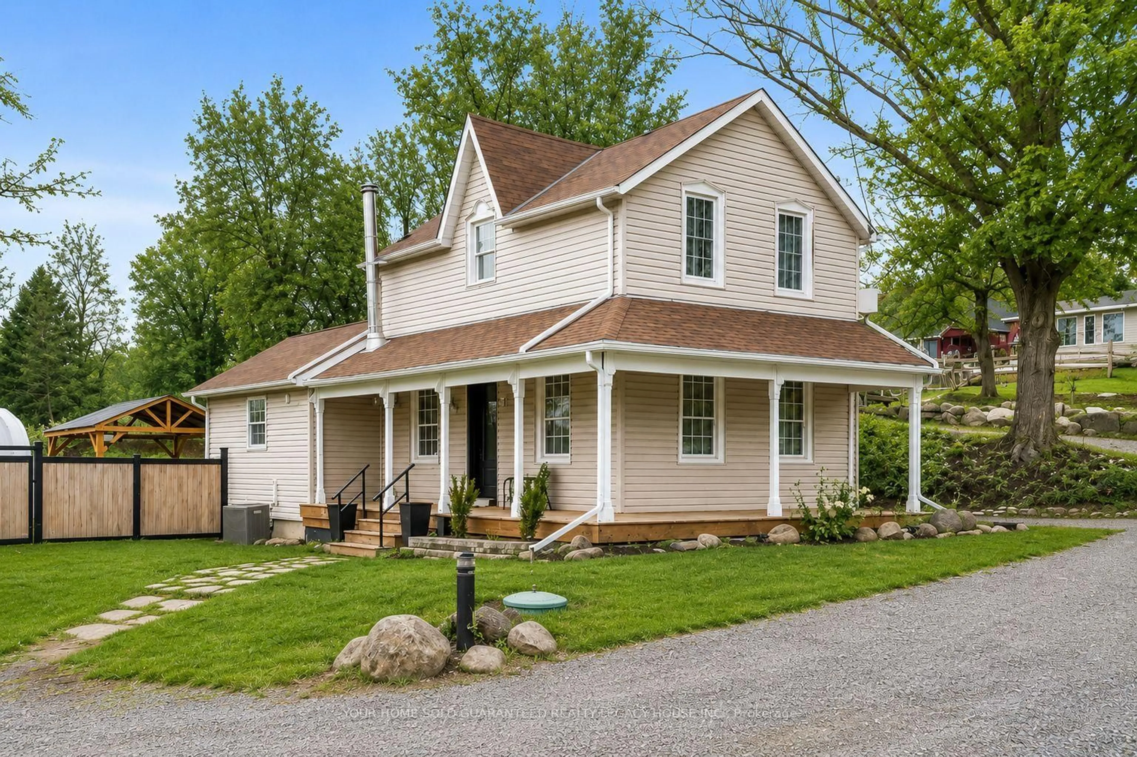 Home with vinyl exterior material, street for 3740 Simcoe County Road 27, Bradford West Gwillimbury Ontario L3Z 3X2