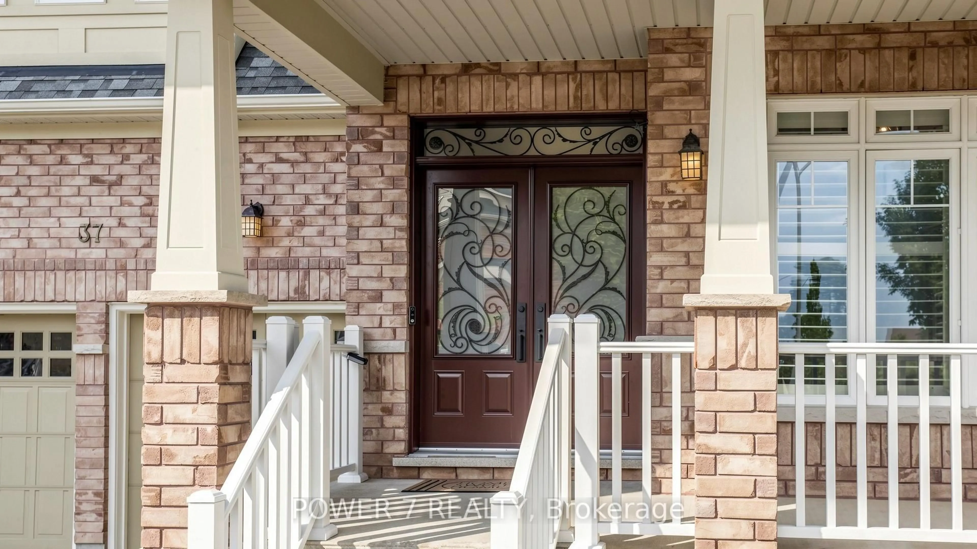 Indoor entryway for 37 Linacre Dr, Richmond Hill Ontario L4E 0W2