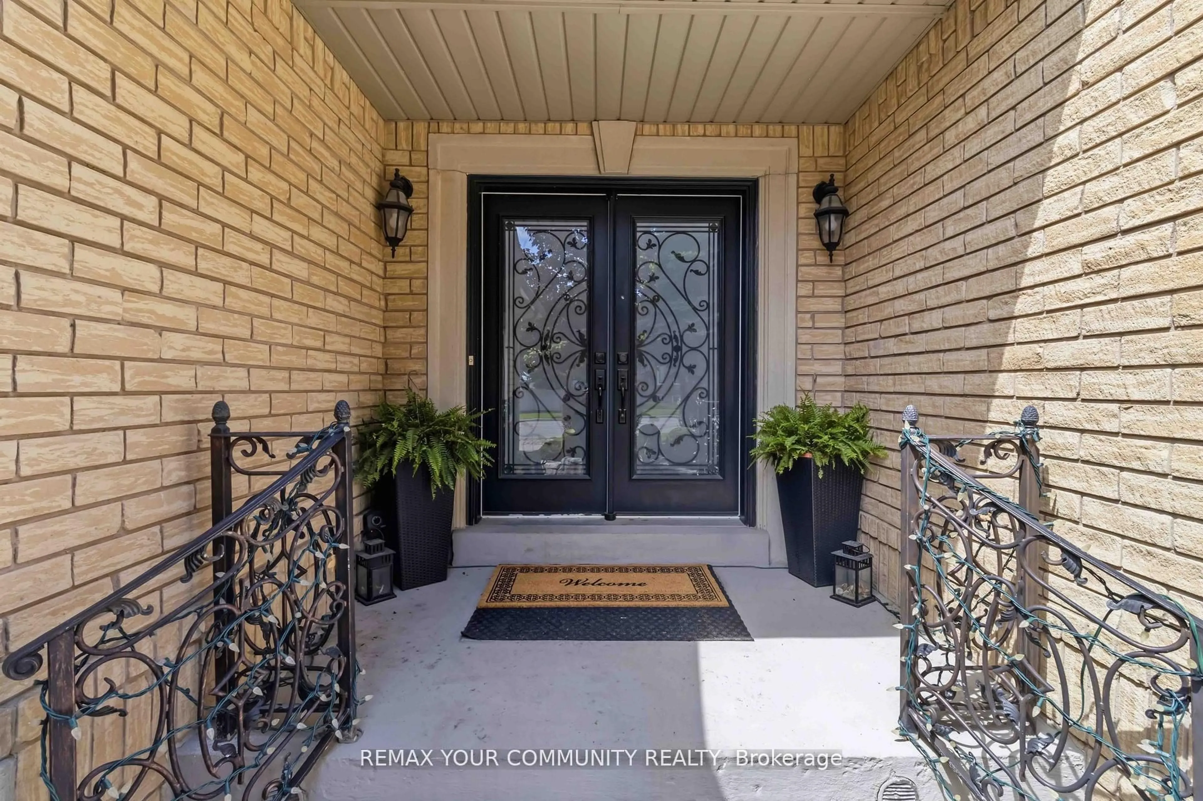 Indoor entryway for 512 Vaughan Mills Rd, Vaughan Ontario L4H 1G9
