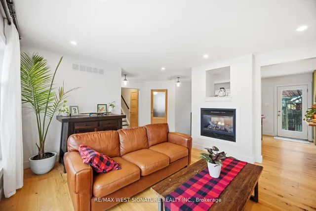 478 Main St, King 5