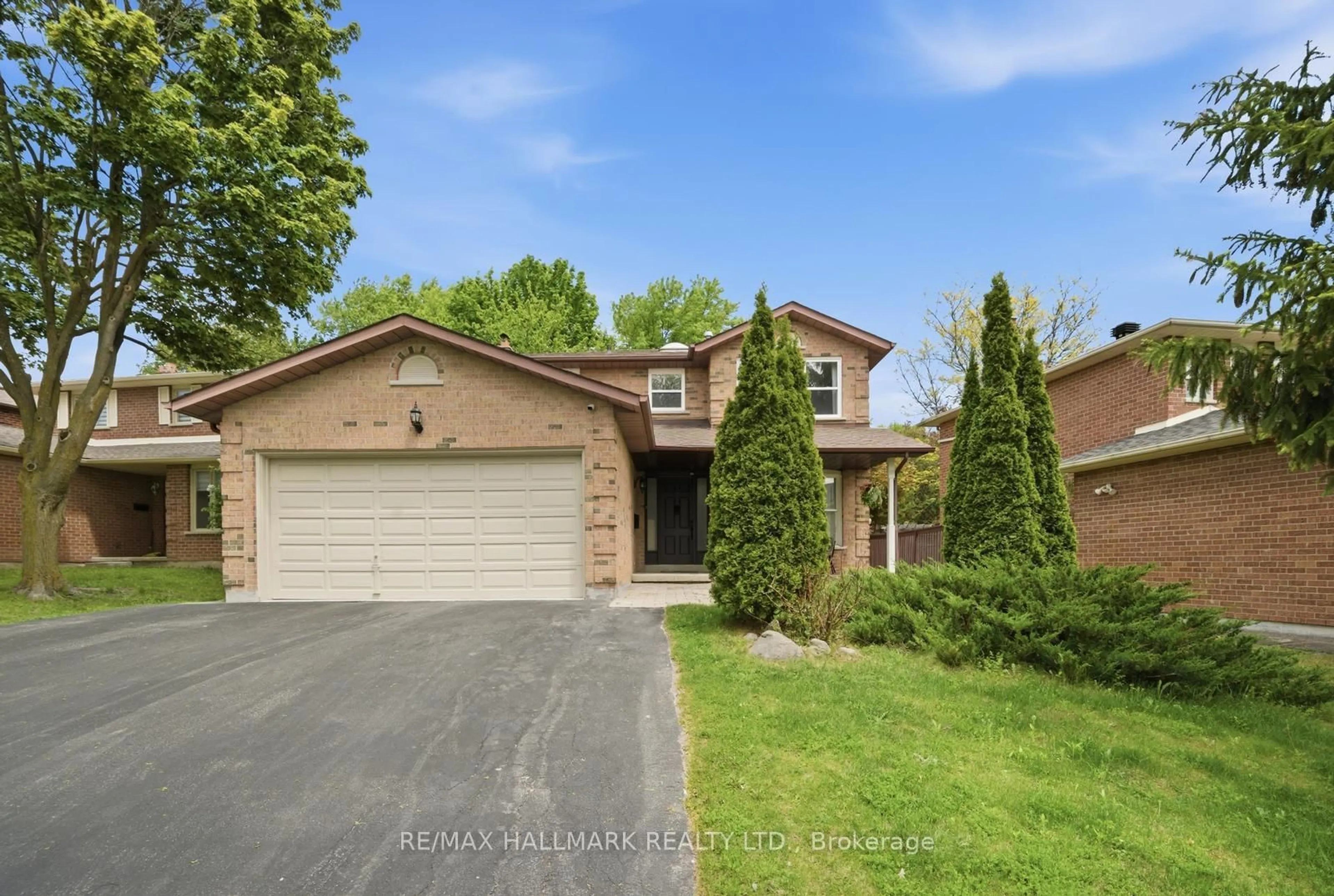 Home with brick exterior material, street for 99 Carlson Dr, Newmarket Ontario L3Y 3G9