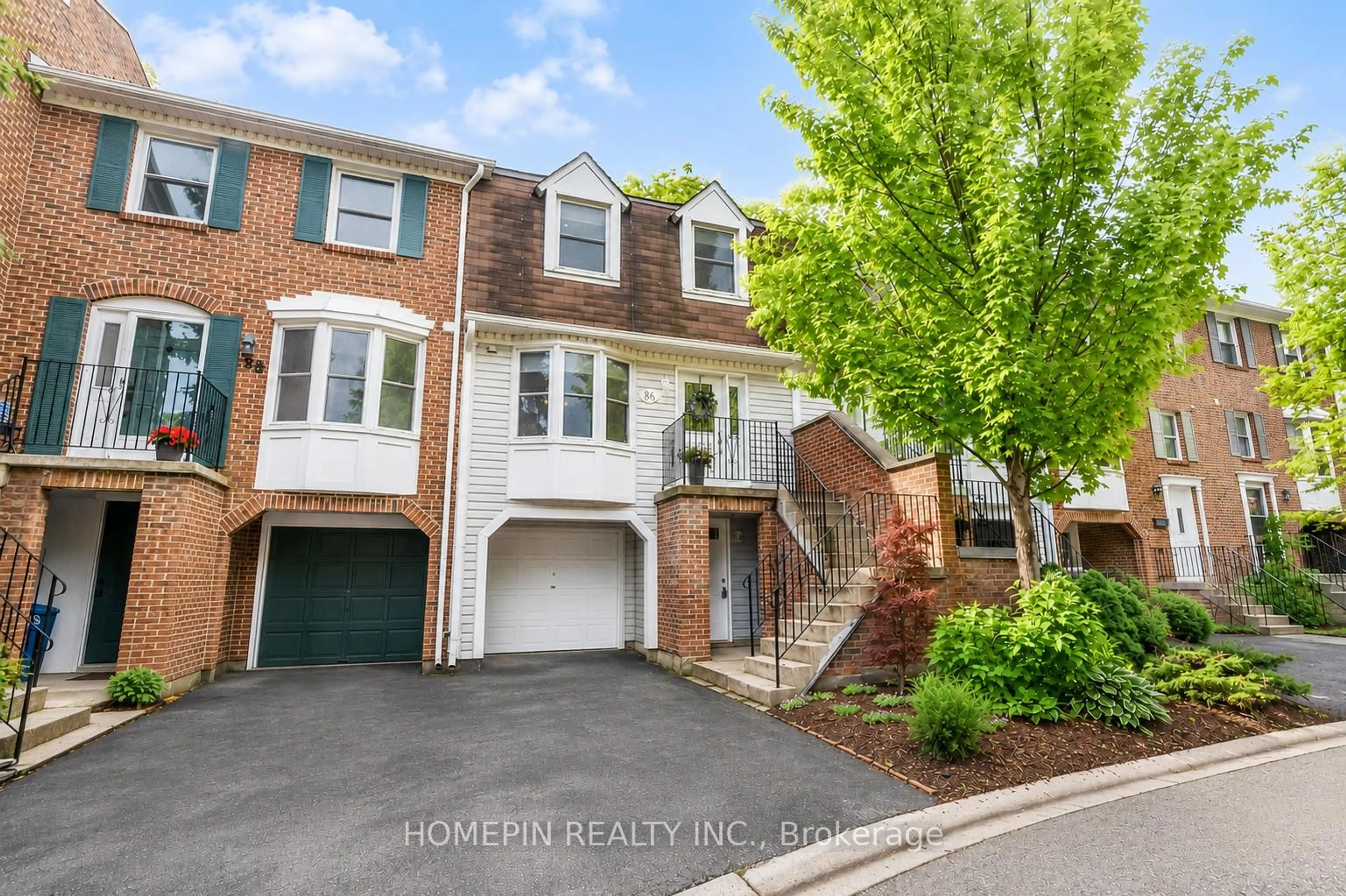 A pic from outside/outdoor area/front of a property/back of a property/a pic from drone, street for 86 Confederation Way, Markham Ontario L3T 5R5