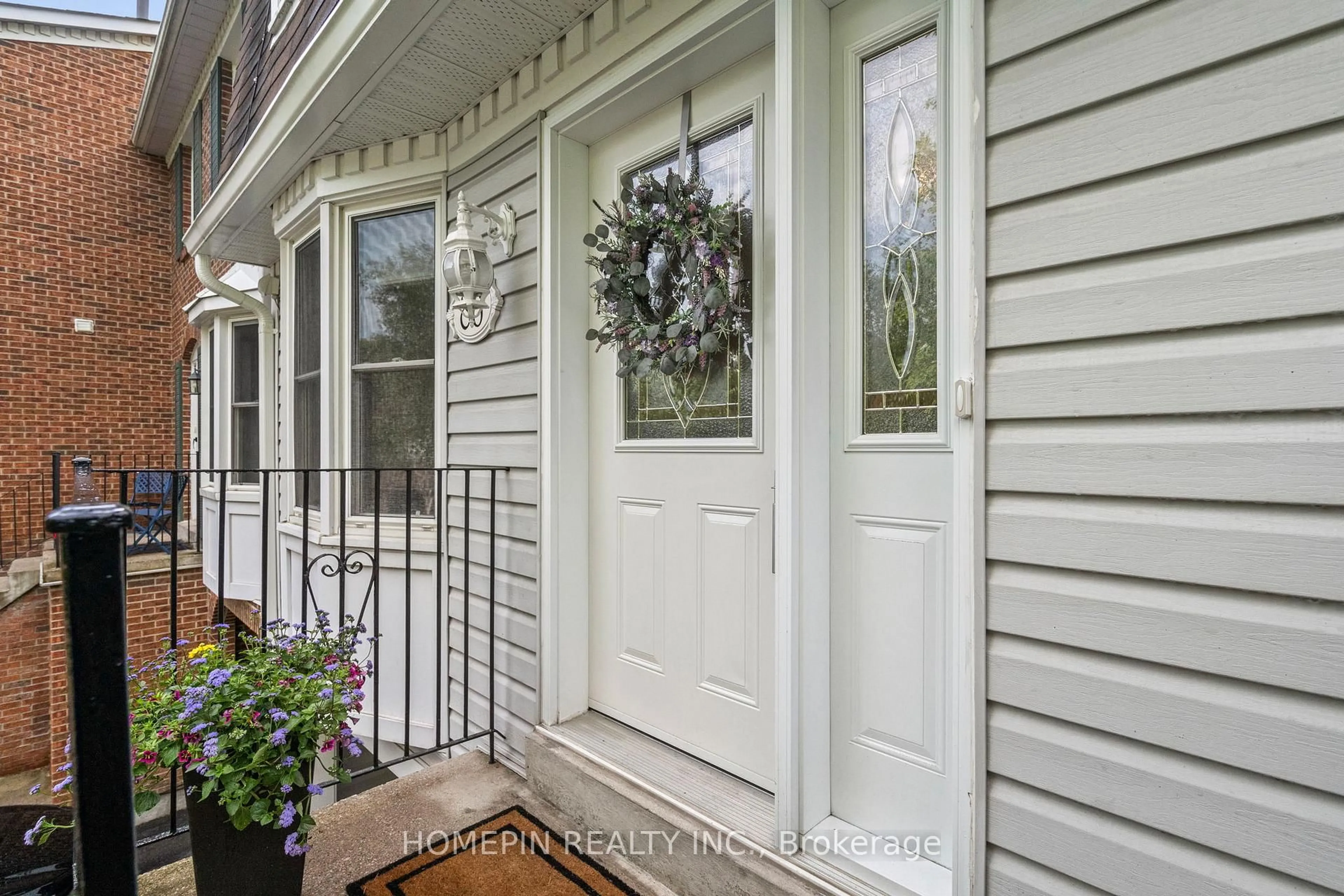 Indoor entryway for 86 Confederation Way, Markham Ontario L3T 5R5