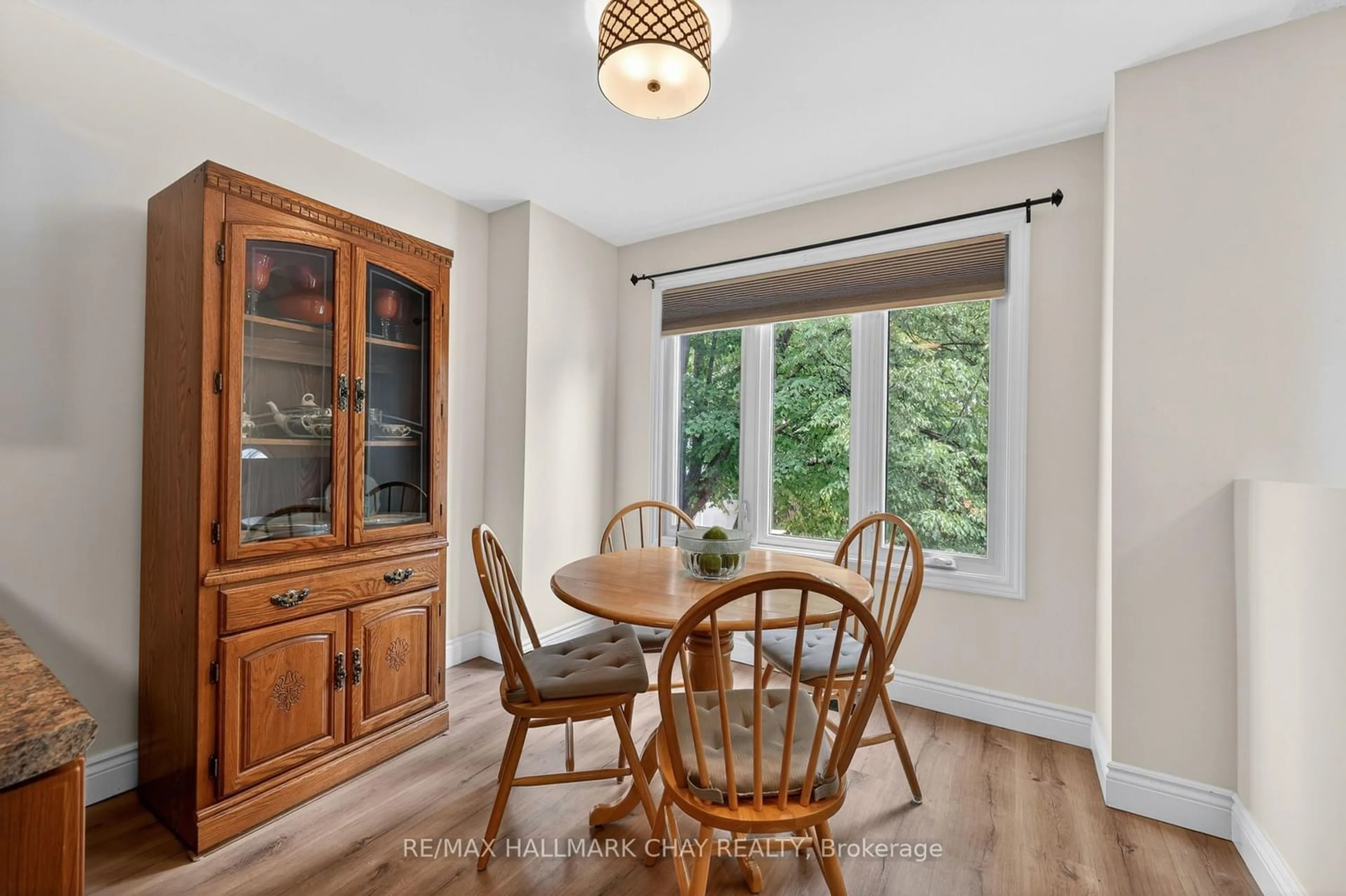 Dining room, unknown for 31 Harmony Circ, Bradford West Gwillimbury Ontario L3Z 2T8