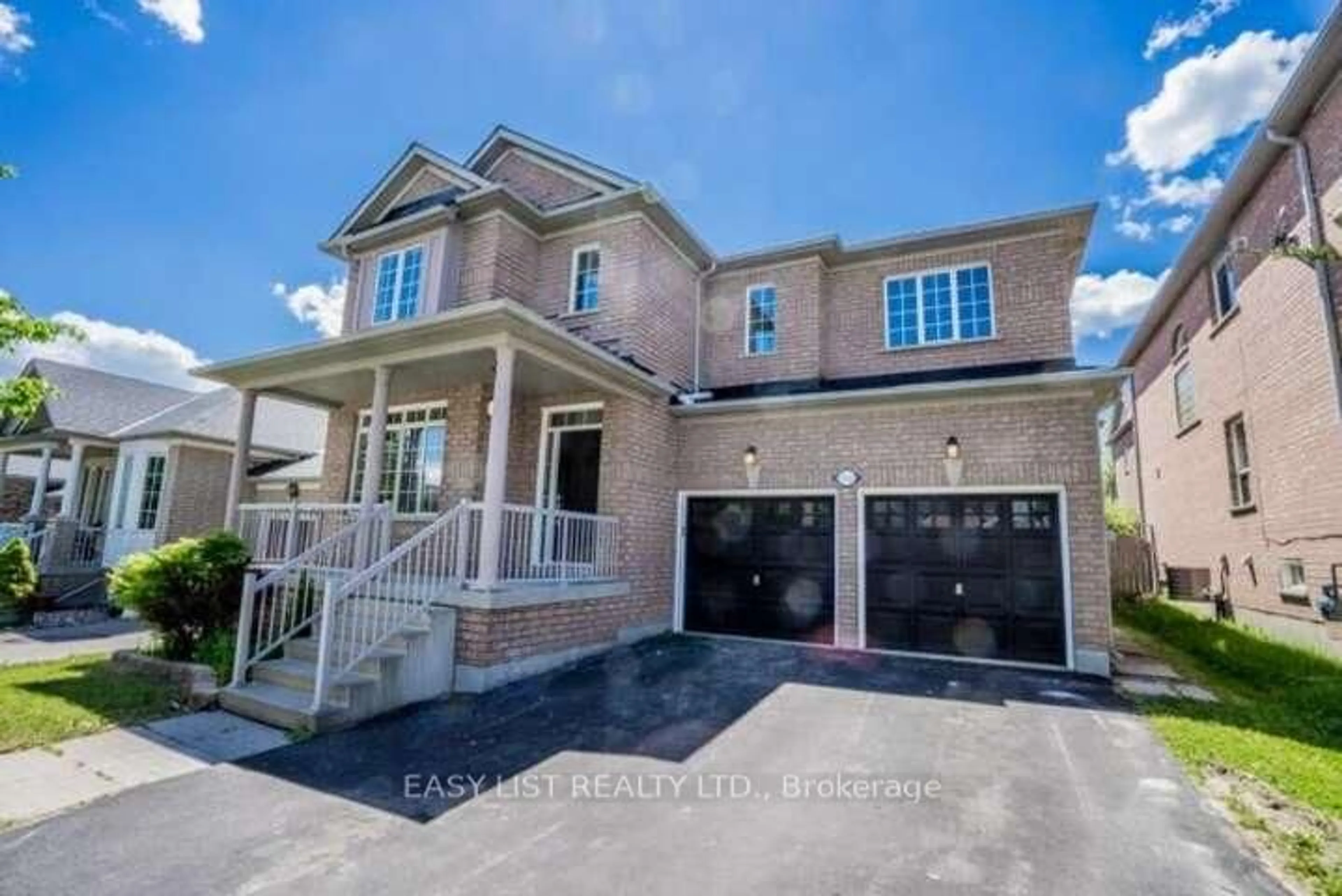 Home with brick exterior material, street for 350 Coachwhip Tr, Newmarket Ontario L3X 2R6