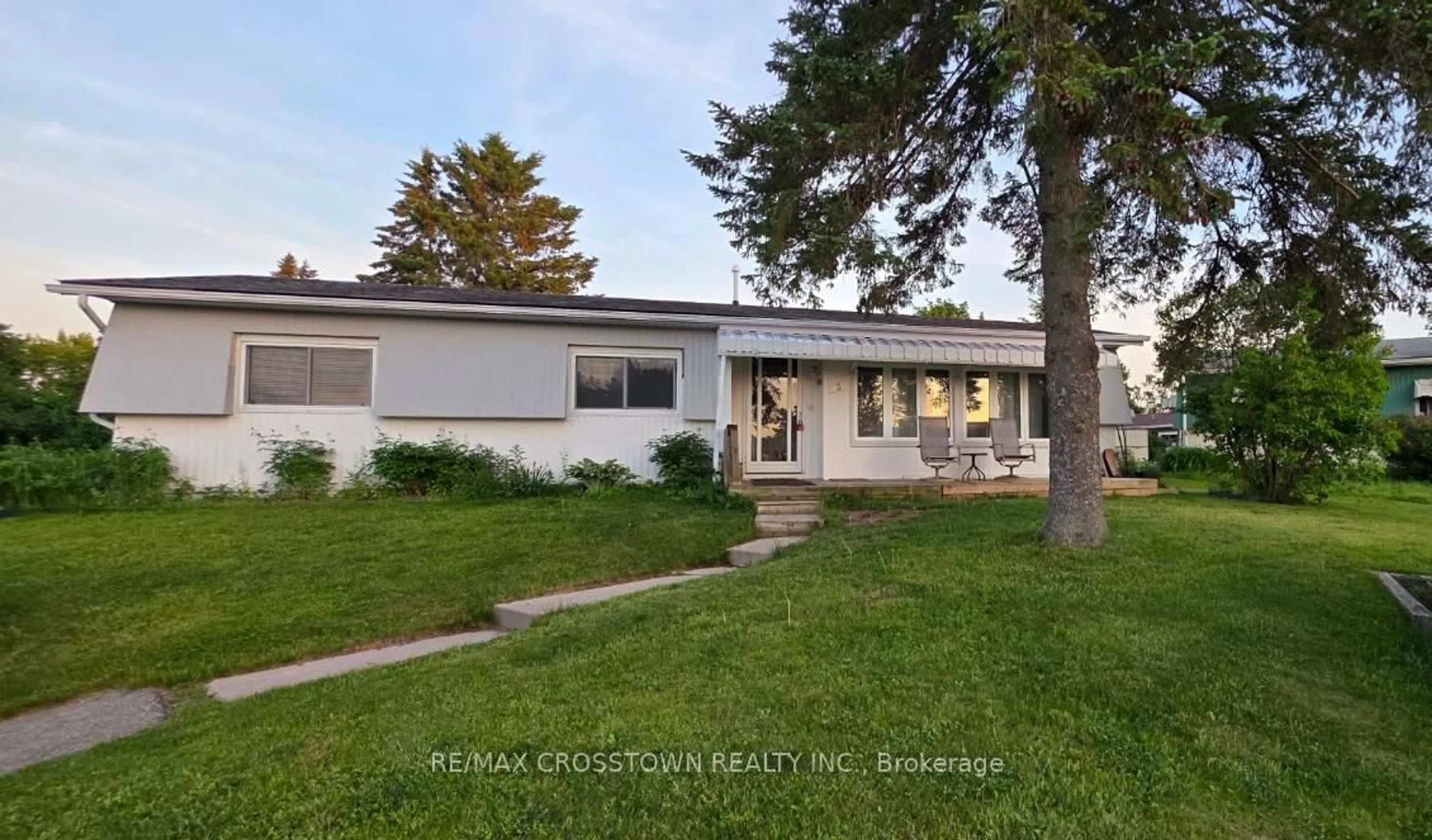 Unknown for 3 Fairbirch Crt, Innisfil Ontario L9S 1R2