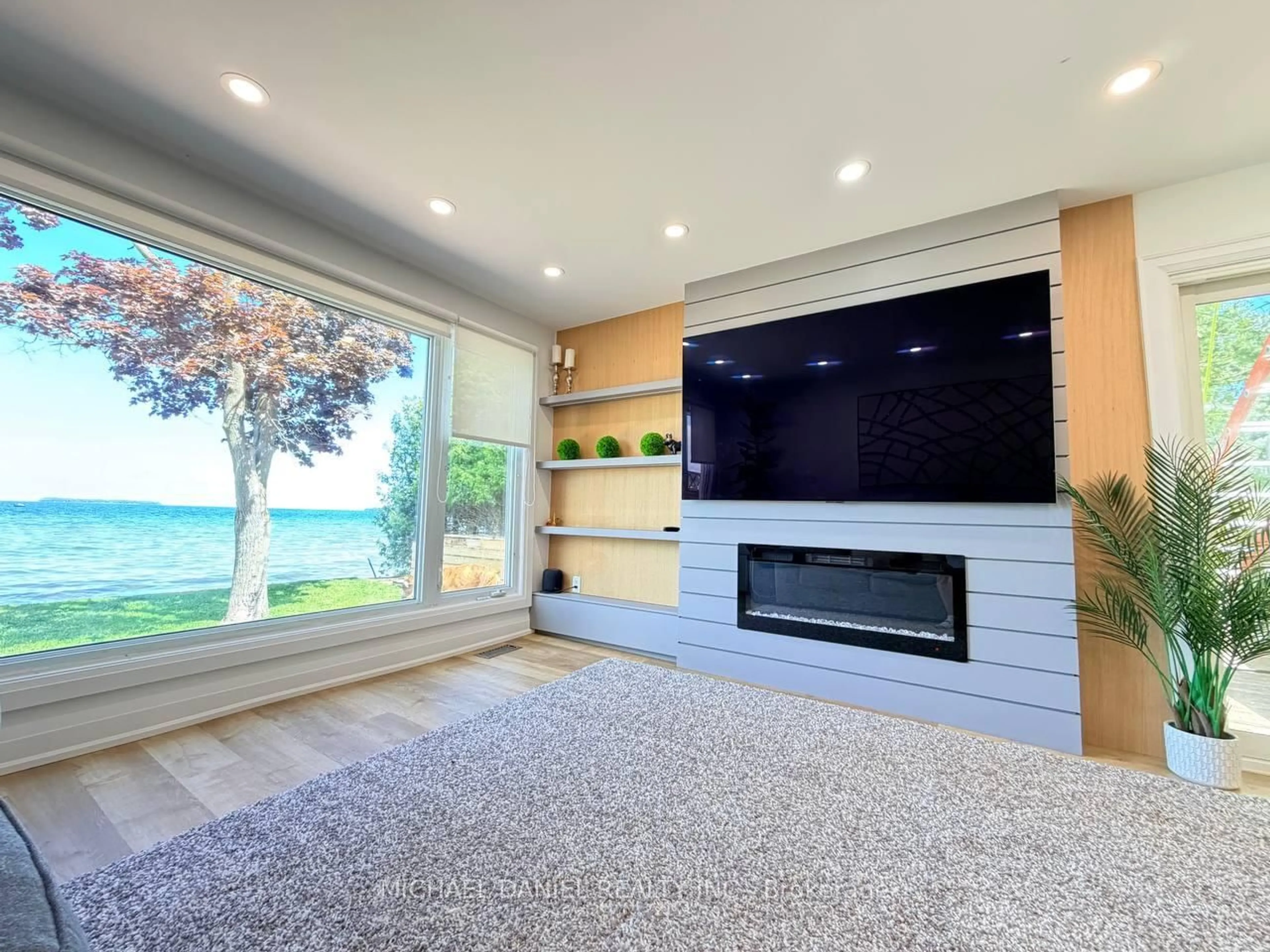 Home theater for 1727 Cedar Grove Ave, Innisfil Ontario L9S 4K9