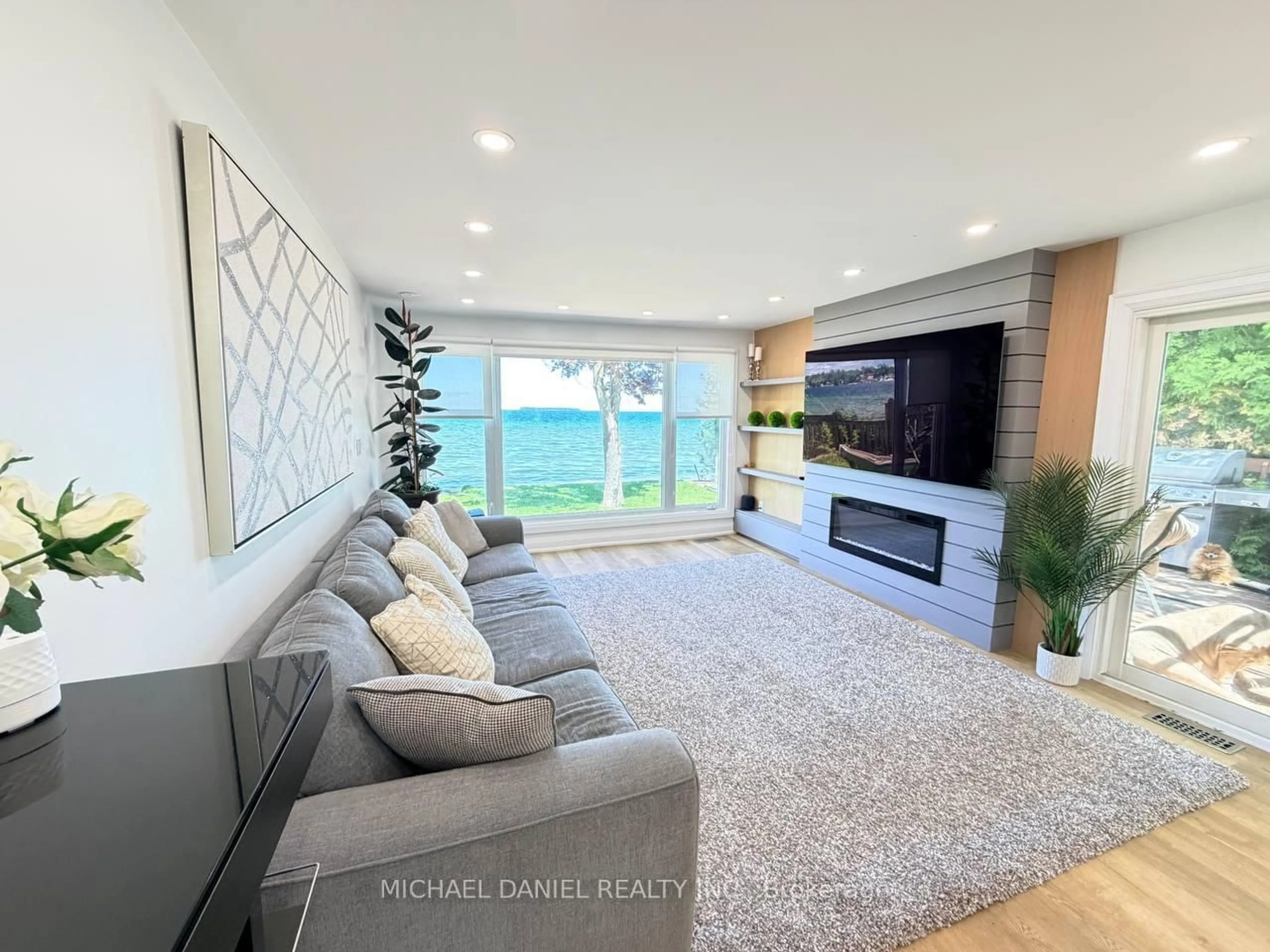 Living room with furniture, unknown for 1727 Cedar Grove Ave, Innisfil Ontario L9S 4K9