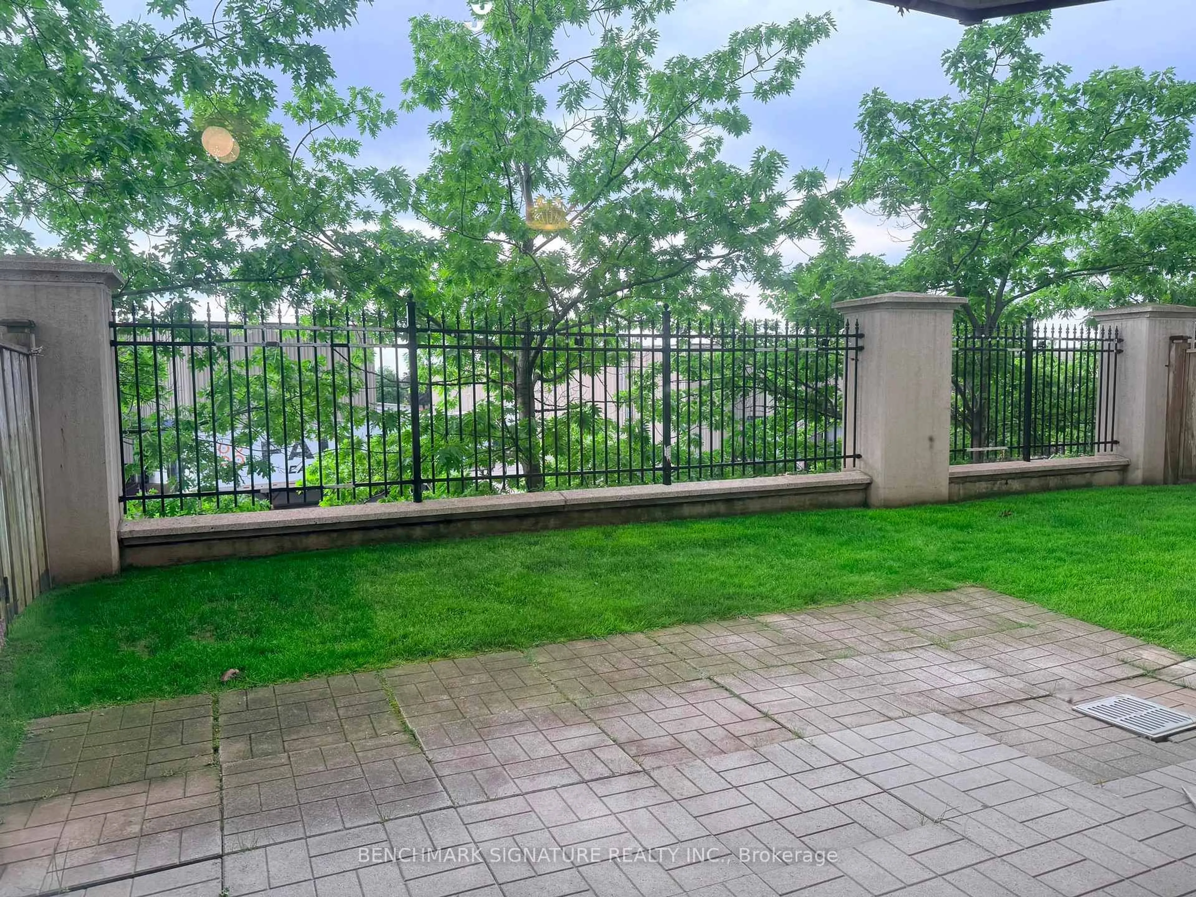 Patio, city buildings view from balcony for 9017 Leslie St #112, Richmond Hill Ontario L4B 4R8