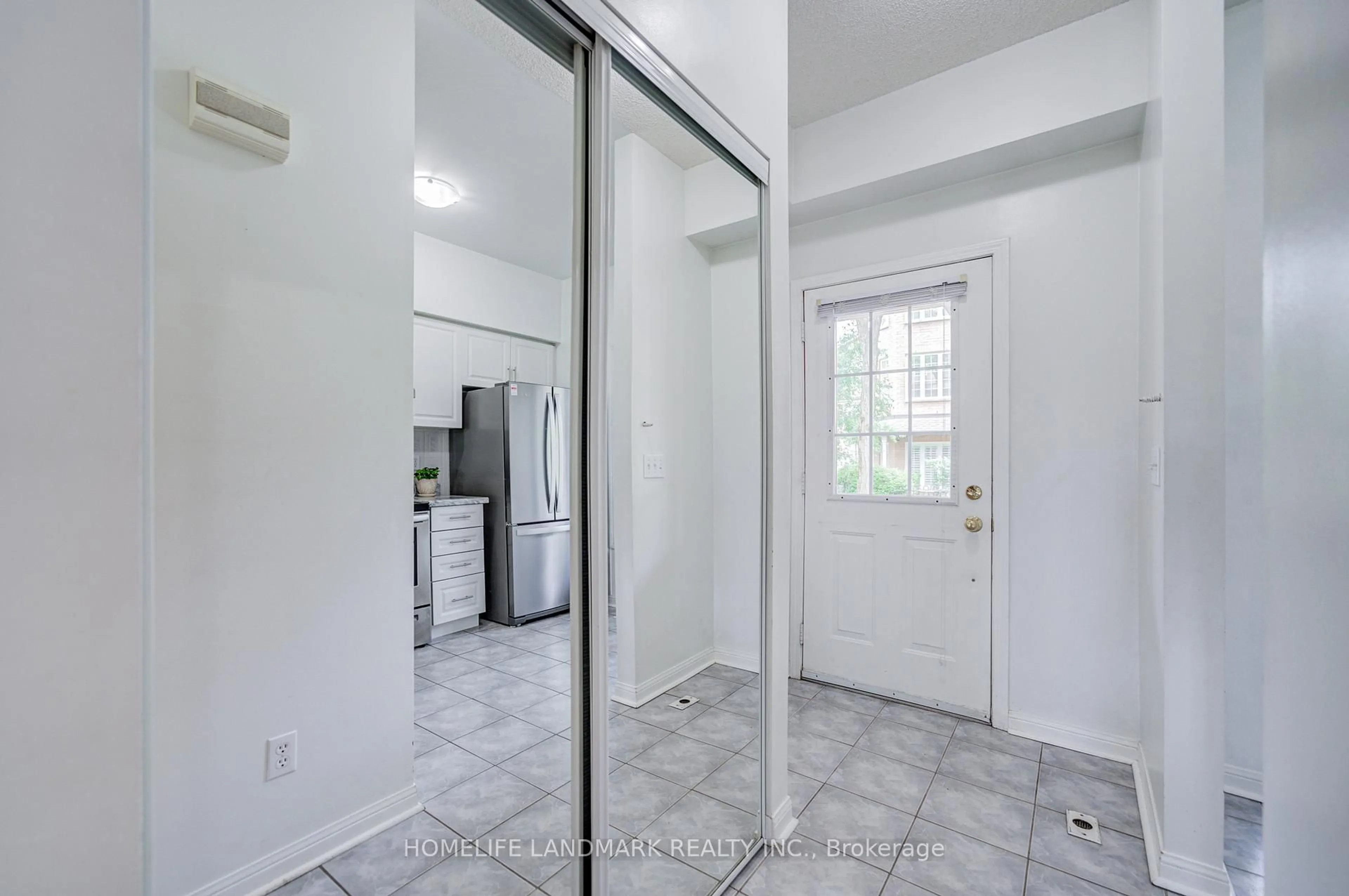 Indoor entryway for 10 St Moritz Way #6, Markham Ontario L3R 4G4