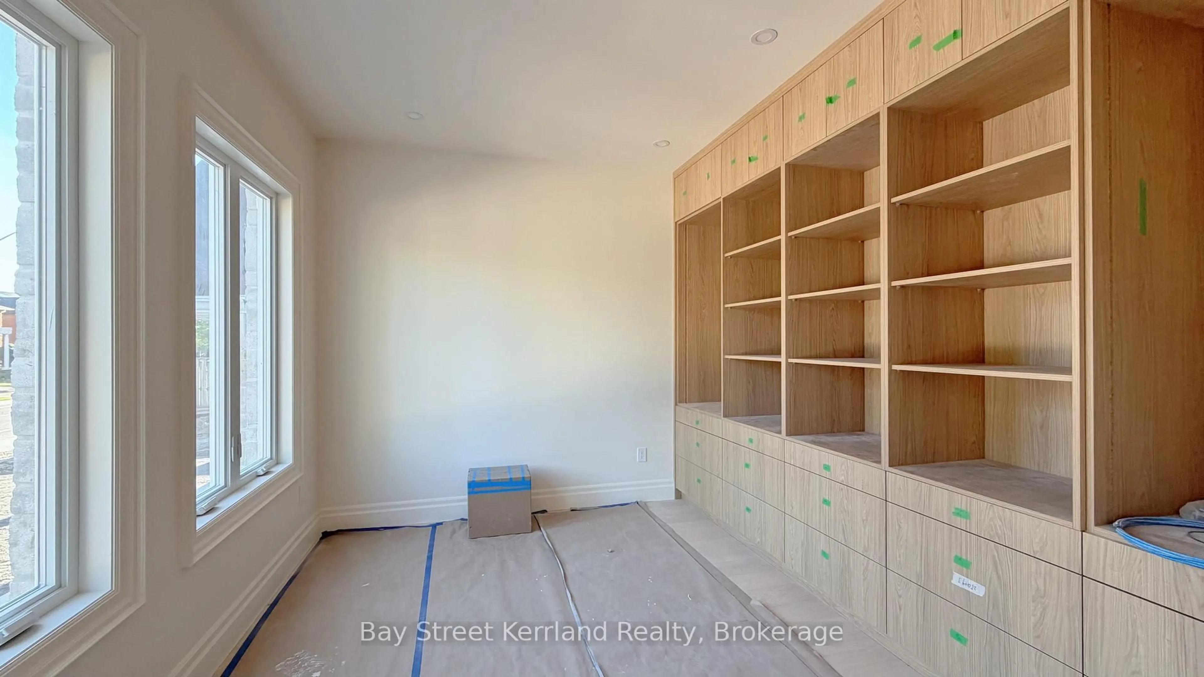 Storage room or clothes room or walk-in closet for 80 Highglen Ave, Markham Ontario L3R 8P9