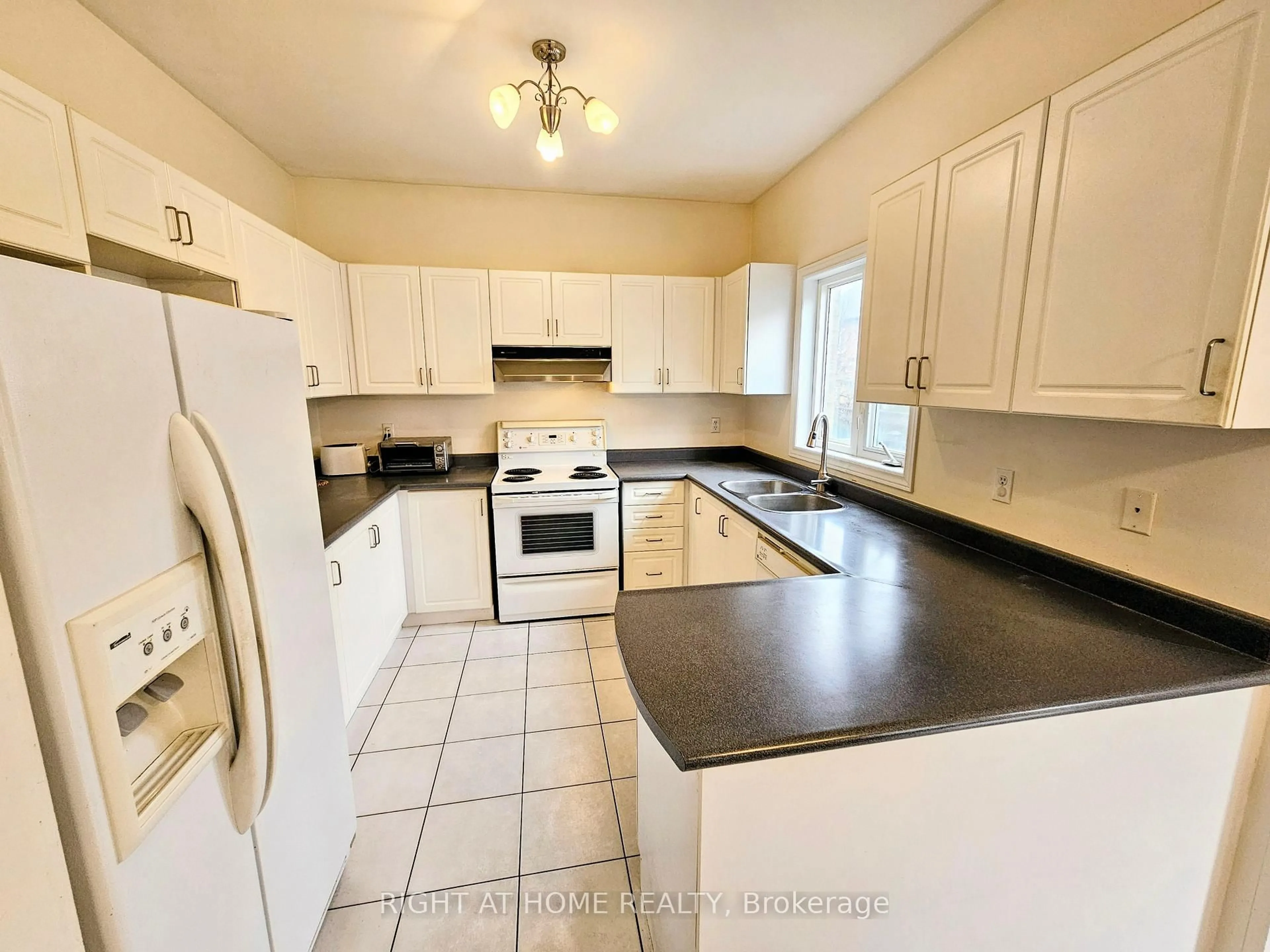 Standard kitchen, unknown for 188 Silver Linden Dr, Richmond Hill Ontario L4B 4G6