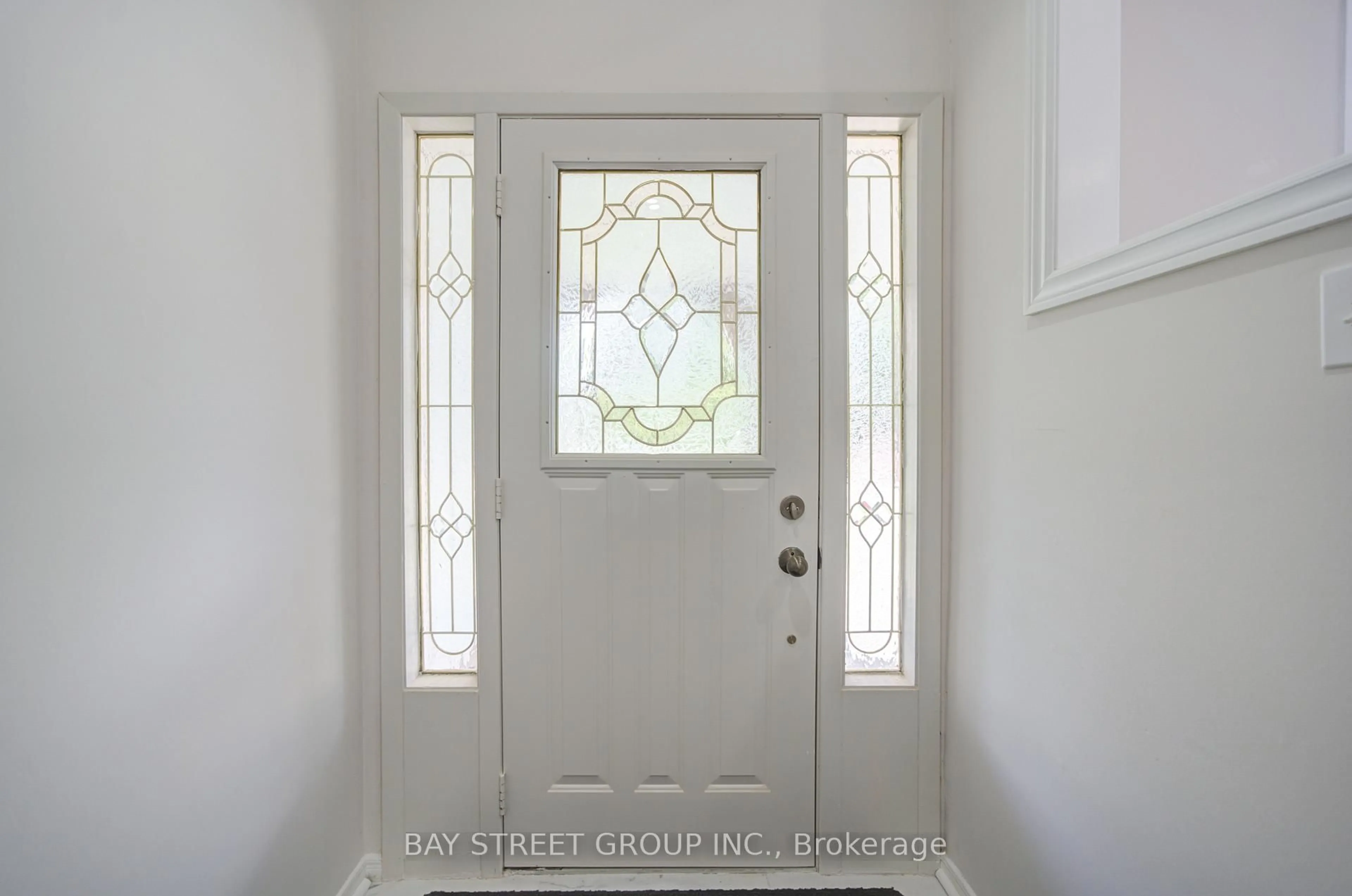 Indoor entryway for 4 Sir Brandiles Pl, Markham Ontario L3P 2Z5