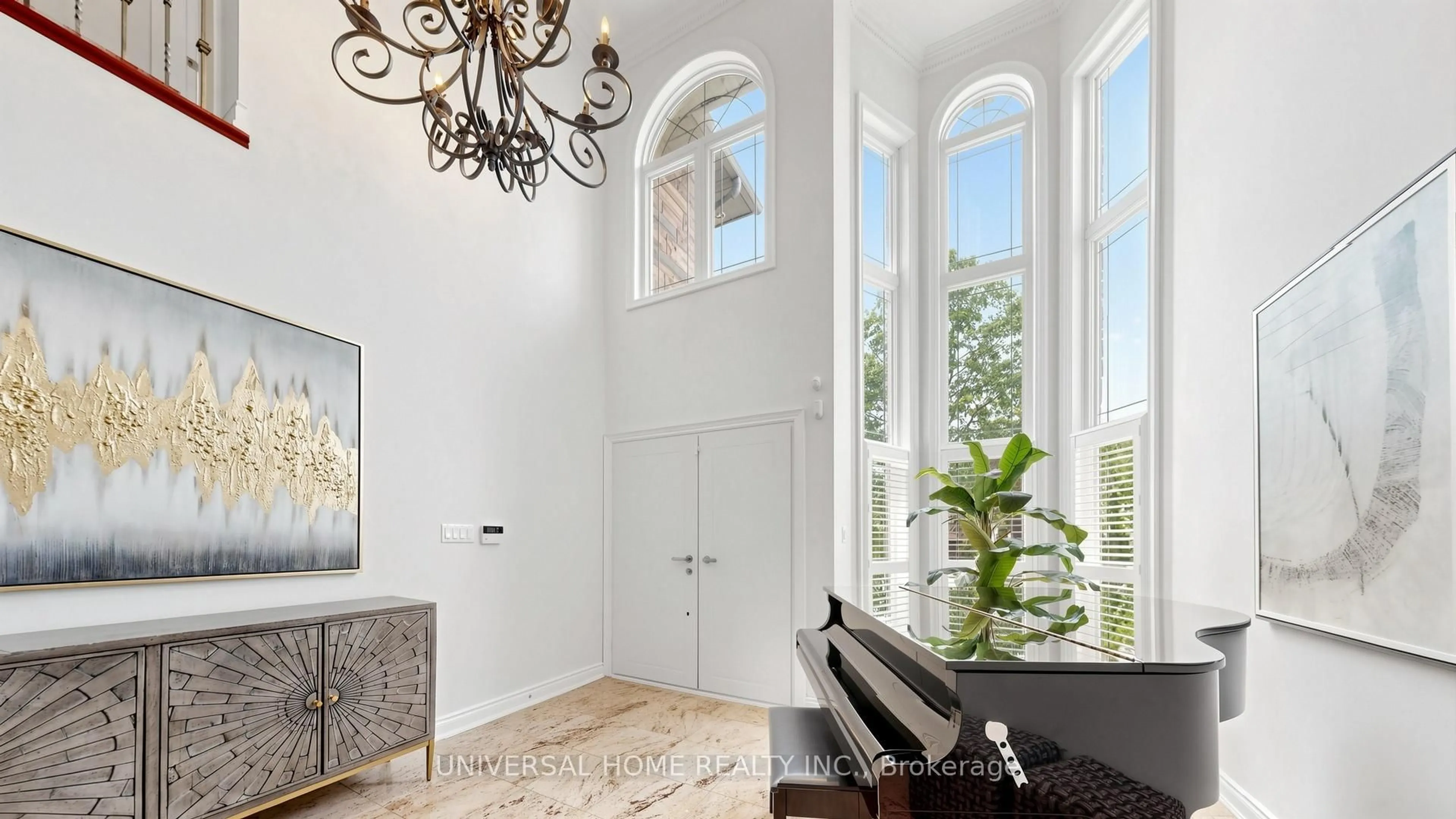 Indoor entryway for 61 Aladdin Cres, Richmond Hill Ontario L4S 2T2