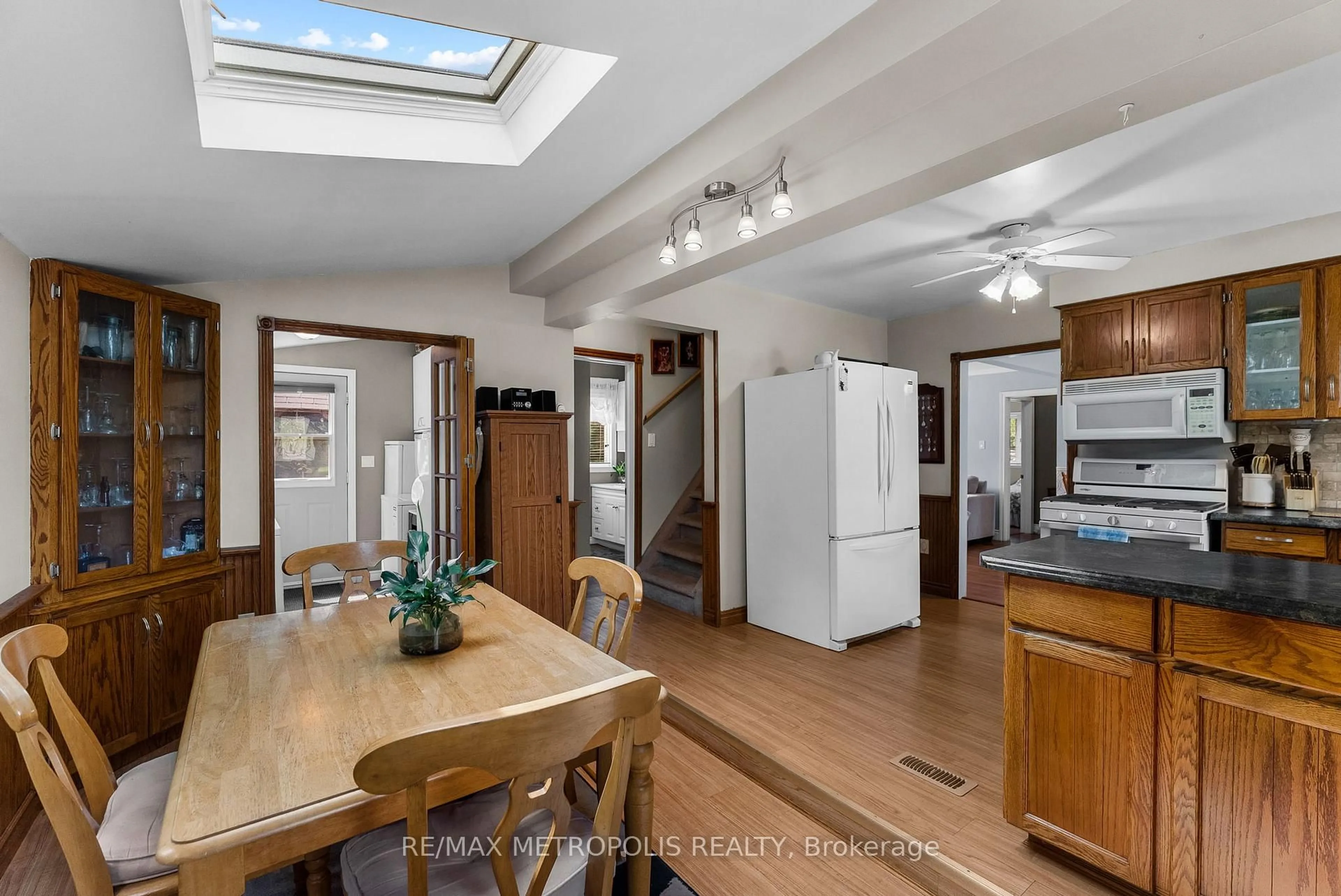 Open concept kitchen, unknown for 4359 Lloydtown Aurora Rd, King Ontario L7B 0E1