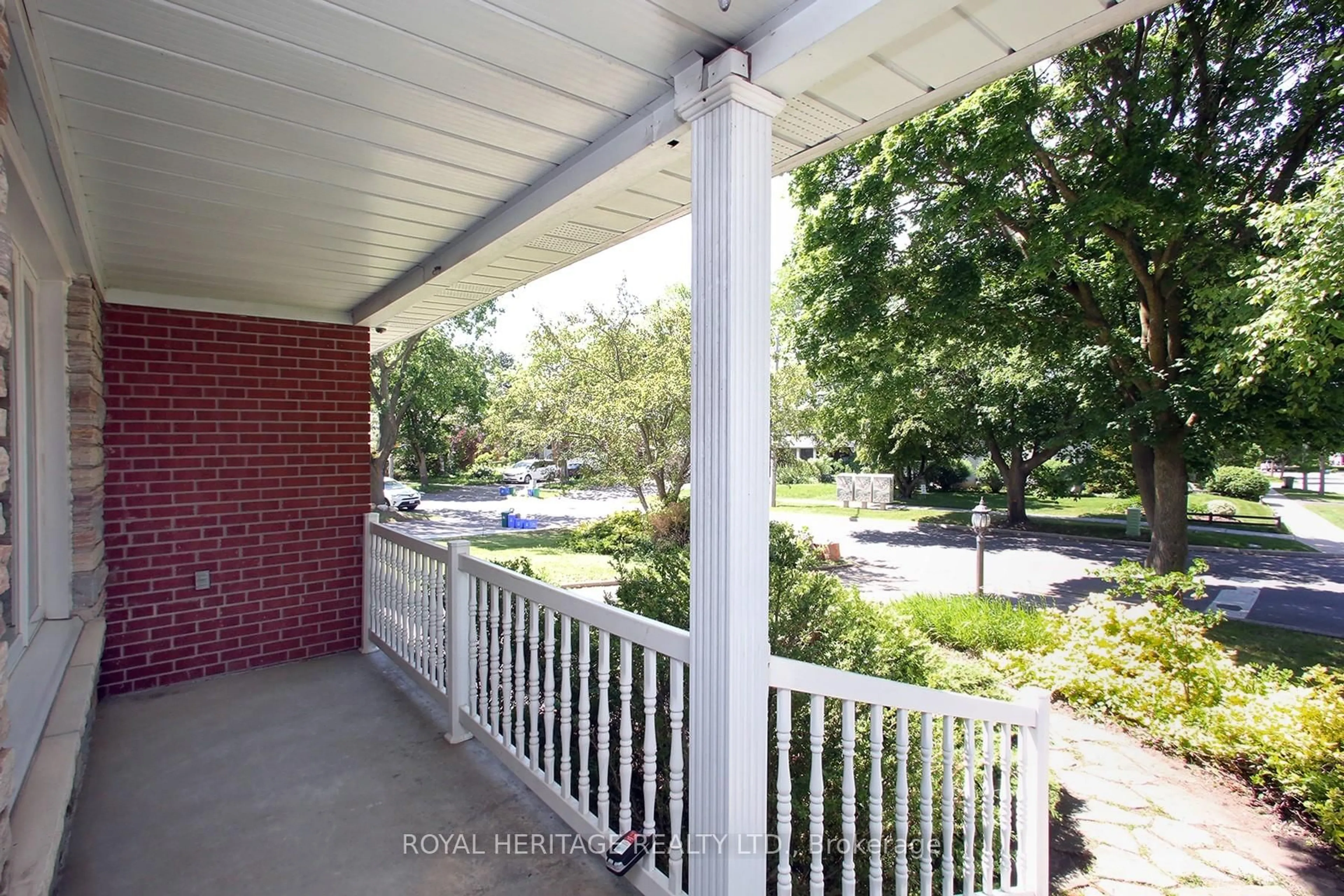 Patio, street for 21 Wootten Way, Markham Ontario L3P 3H9