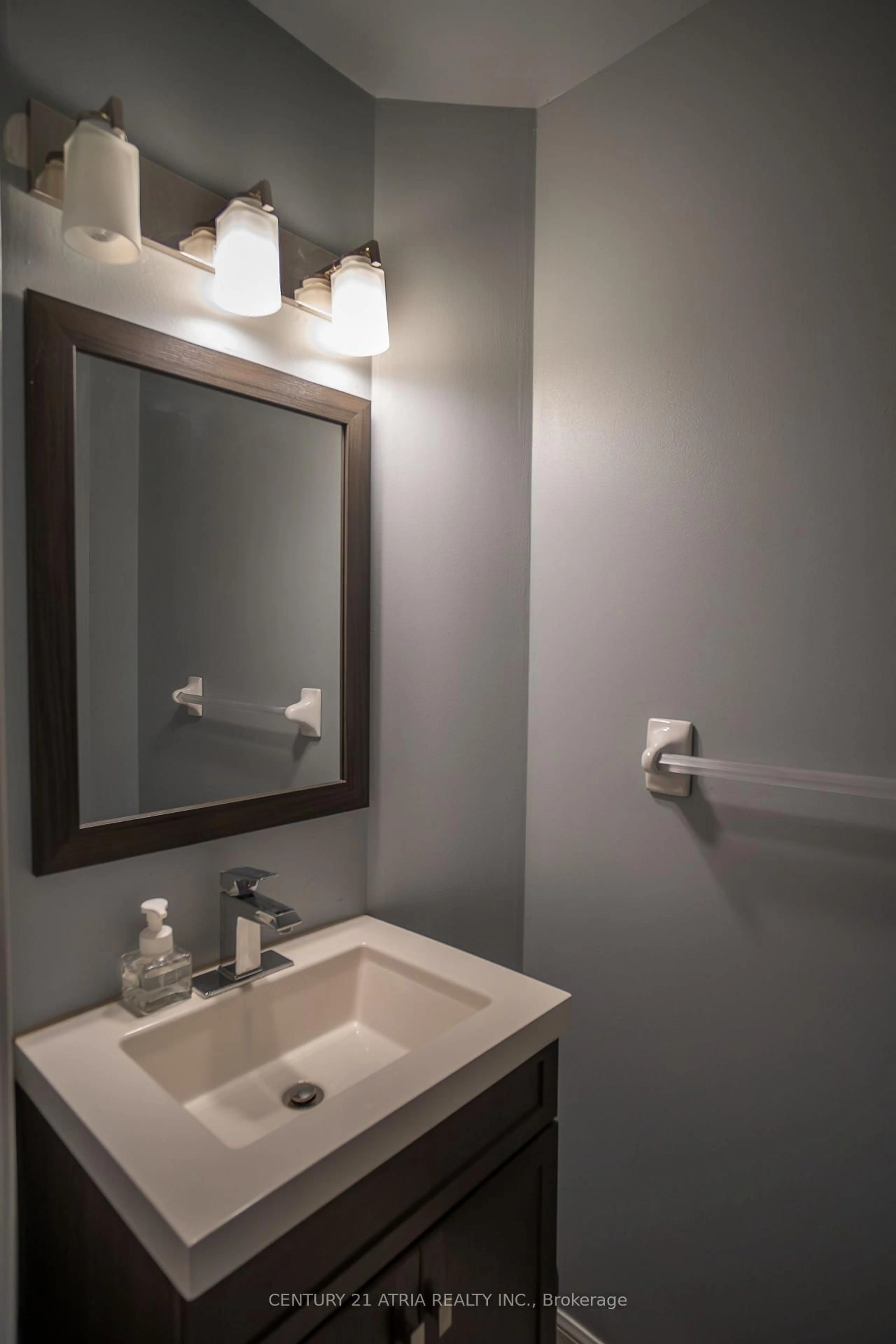 Standard bathroom, unknown for 73 Walkerville Rd, Markham Ontario L6B 1B6