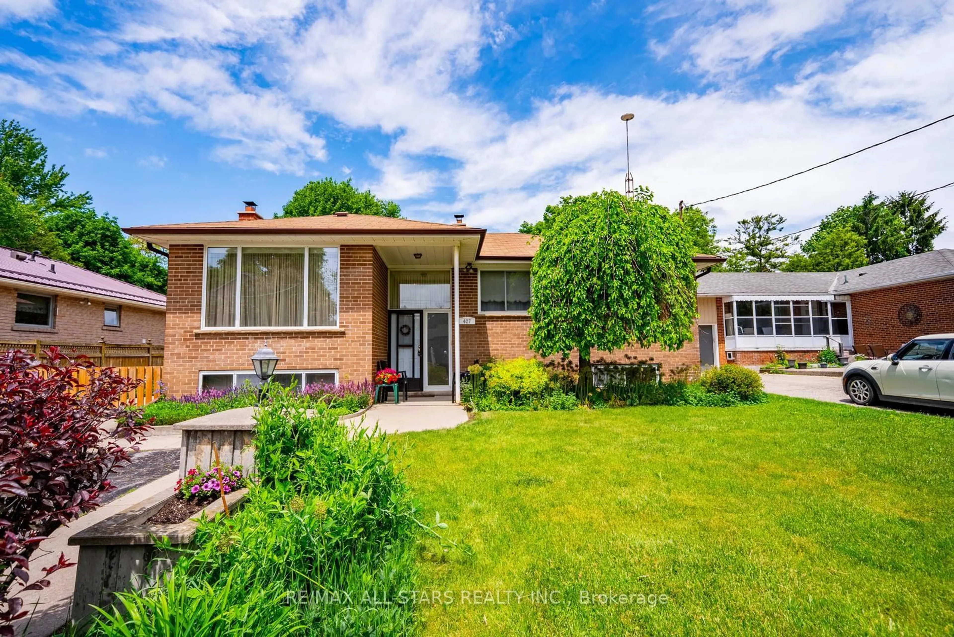 Home with brick exterior material, street for 427 Watson Dr, Whitchurch-Stouffville Ontario L4A 6L1
